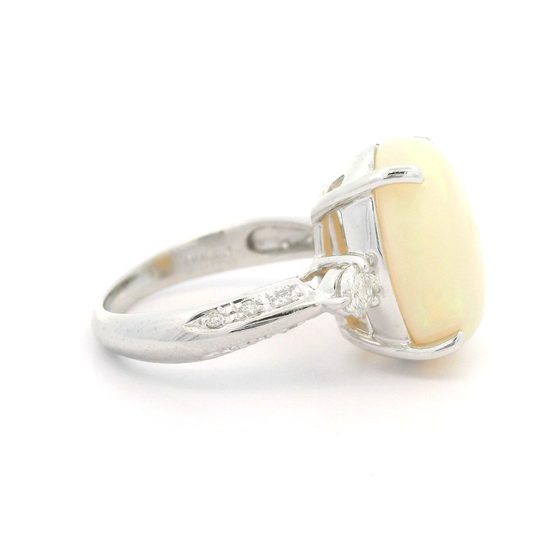 Anello da cocktail in platino con opale ovale cabochon e diamante da 6,4 carati in vendita 10