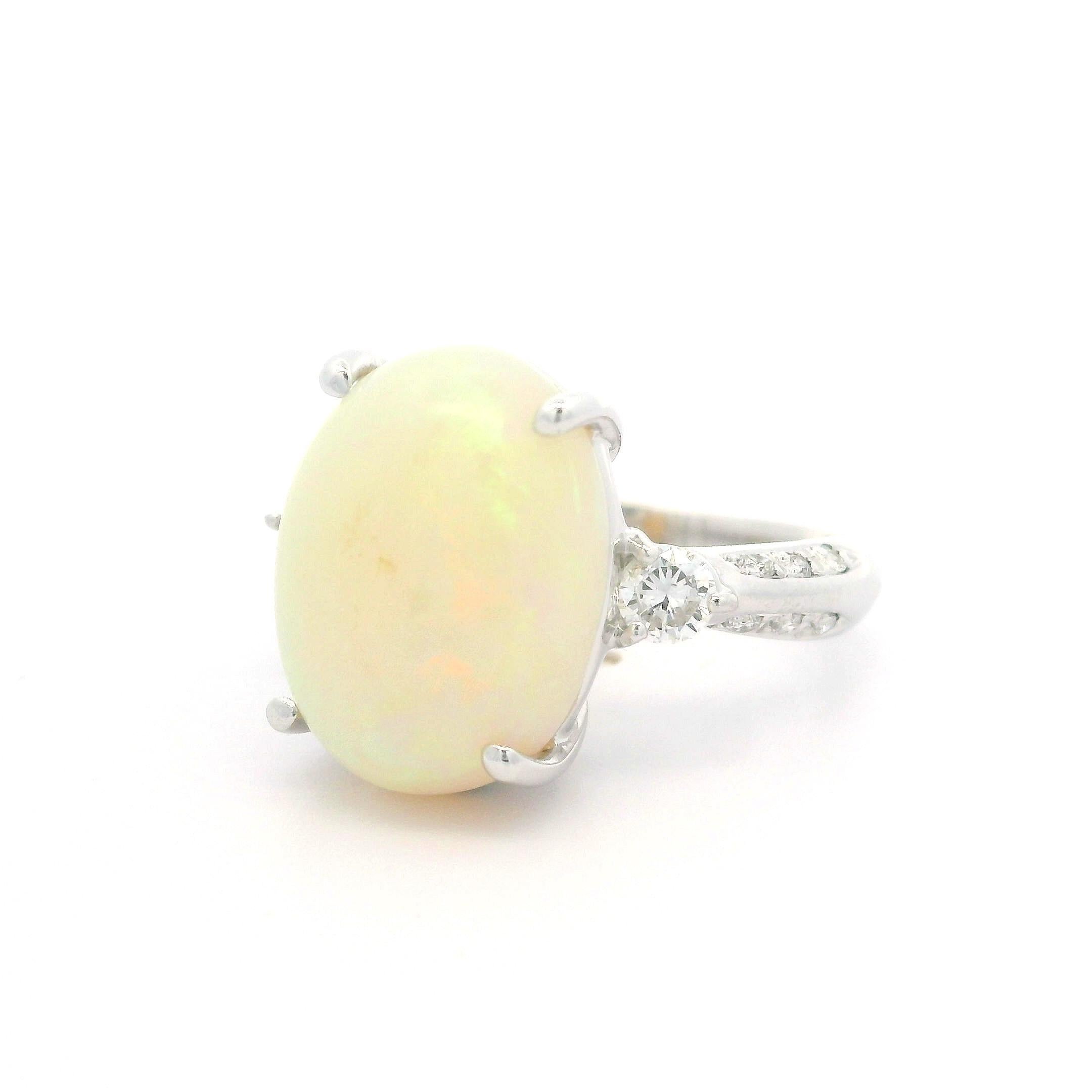 Anello da cocktail in platino con opale ovale cabochon e diamante da 6,4 carati in vendita 12