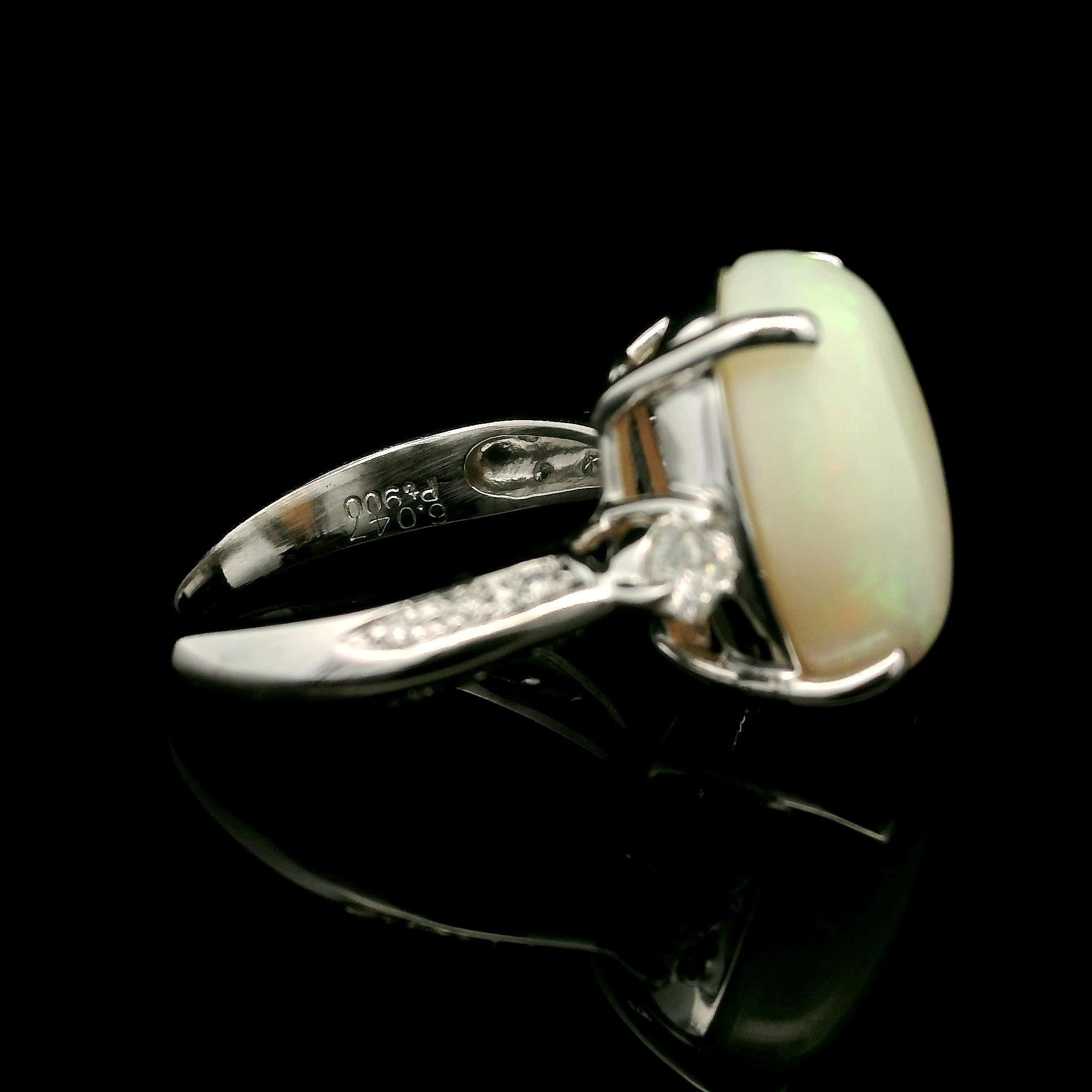 Anello da cocktail in platino con opale ovale cabochon e diamante da 6,4 carati in vendita 1