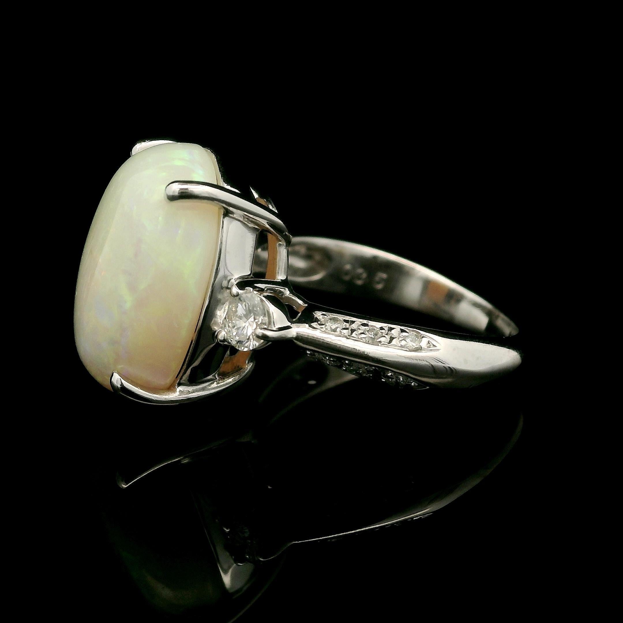Anello da cocktail in platino con opale ovale cabochon e diamante da 6,4 carati in vendita 2