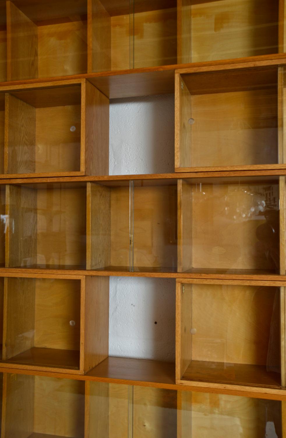 Substantial Post-War Unix Sectional Modular Oak Library Bookcase Shop Fitting For Sale 7