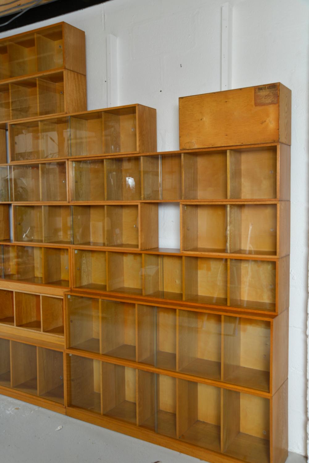 Substantial Post-War Unix Sectional Modular Oak Library Bookcase Shop Fitting For Sale 8