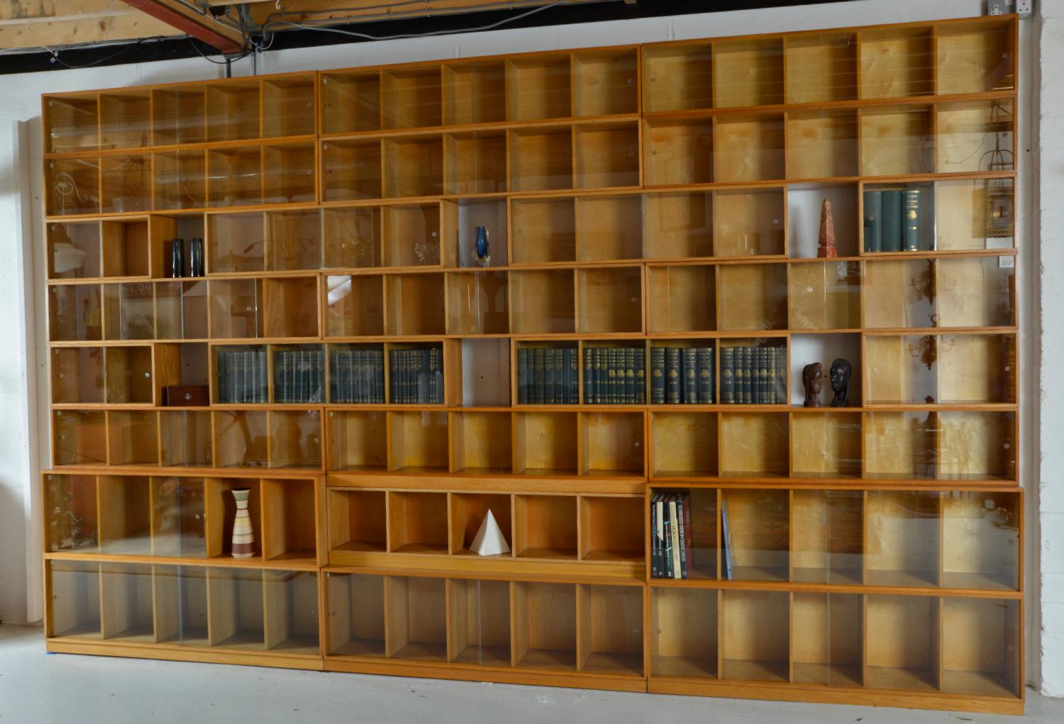 British Substantial Post-War Unix Sectional Modular Oak Library Bookcase Shop Fitting For Sale