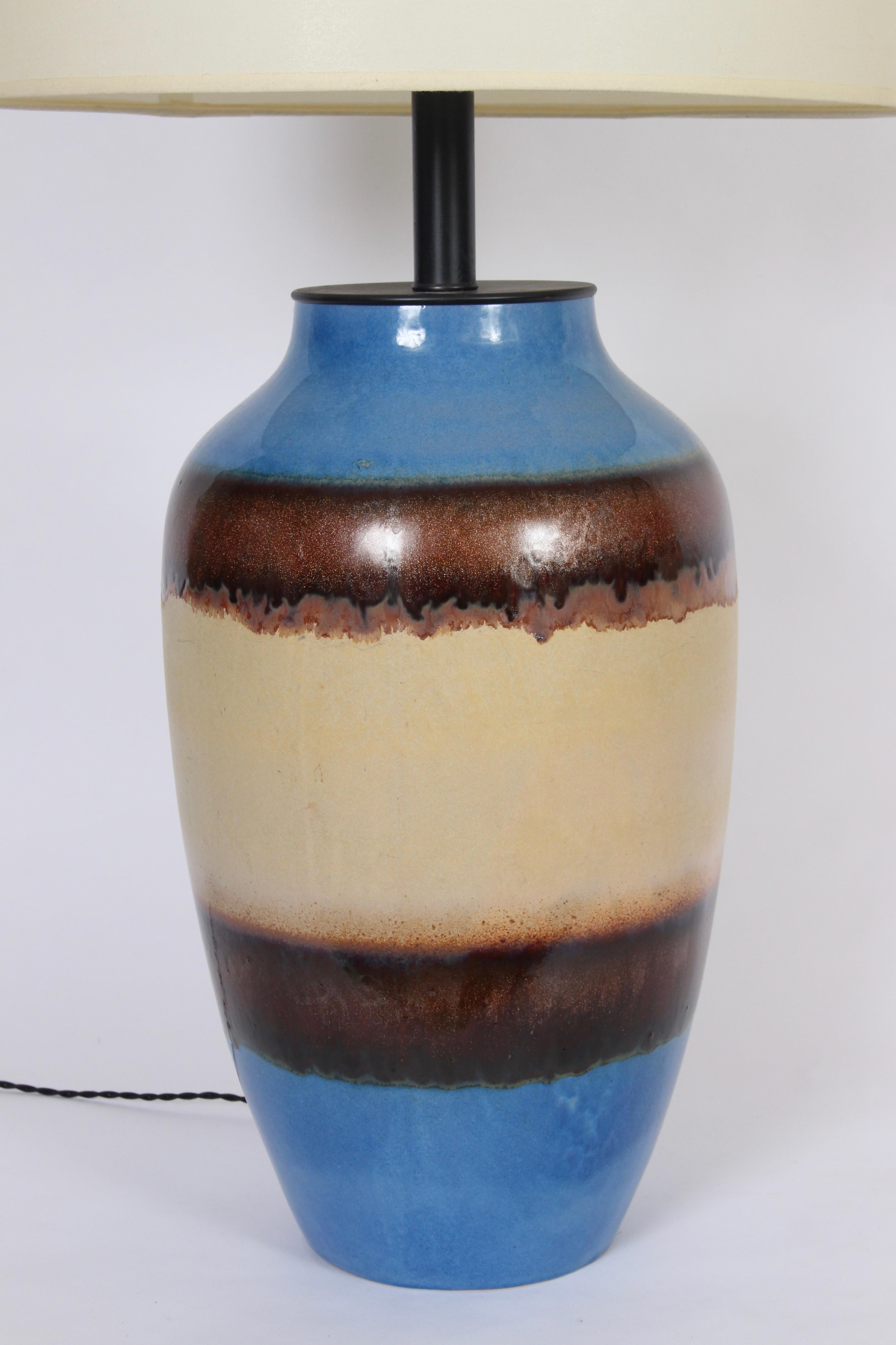 Mid-Century Modern Substantial Raymor Blue, Cream & Copper Banded Glazed Ceramic Oil Jar Table Lamp For Sale