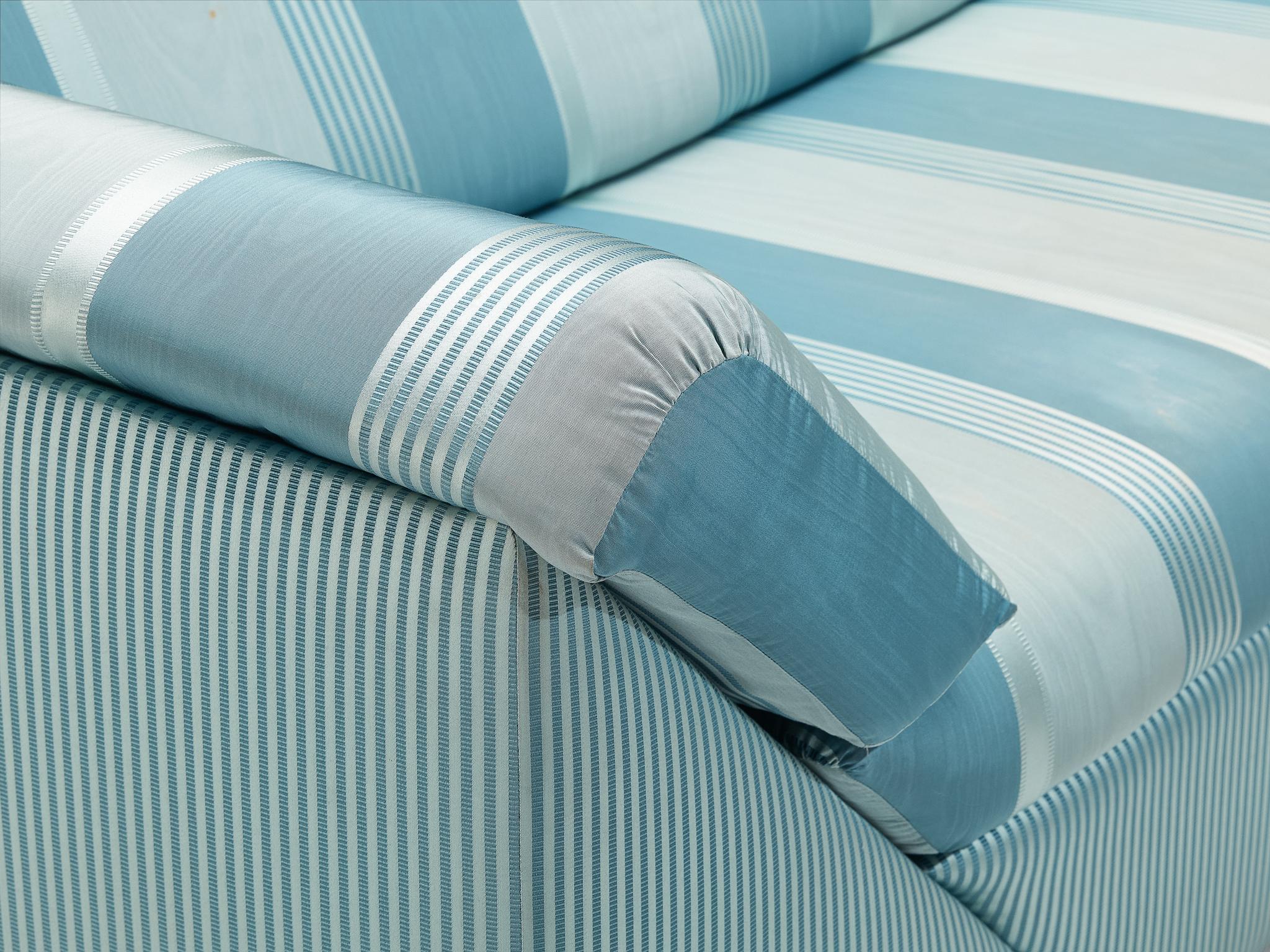 Superbe canapé à rayures vertes et bleues délicates en vente 4