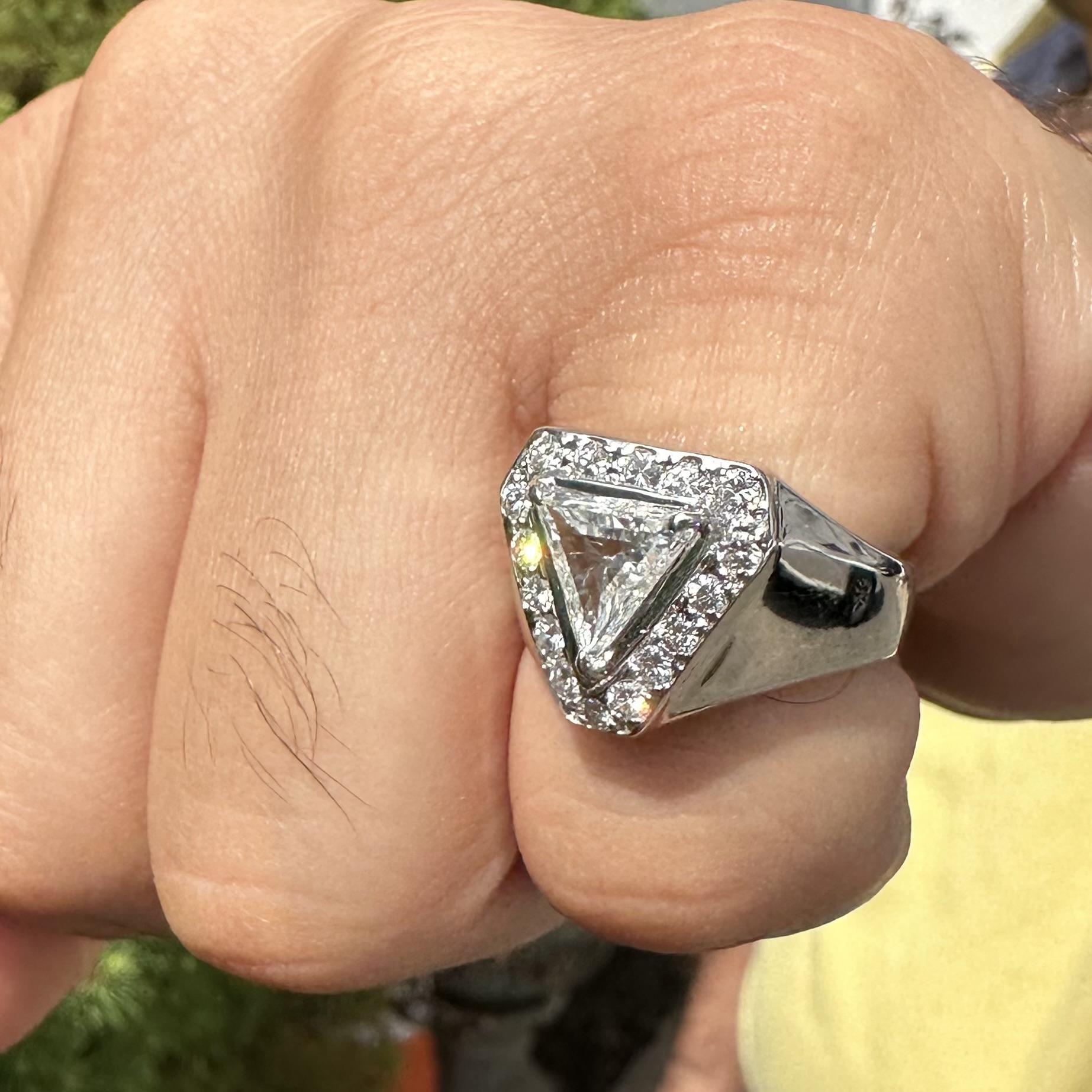 Substantial Unisex White Gold 1.75ctw Large Trillion & Round Diamond Band Ring For Sale 1