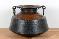 Substantiel pot vintage en cuivre martelé, 20ème siècle