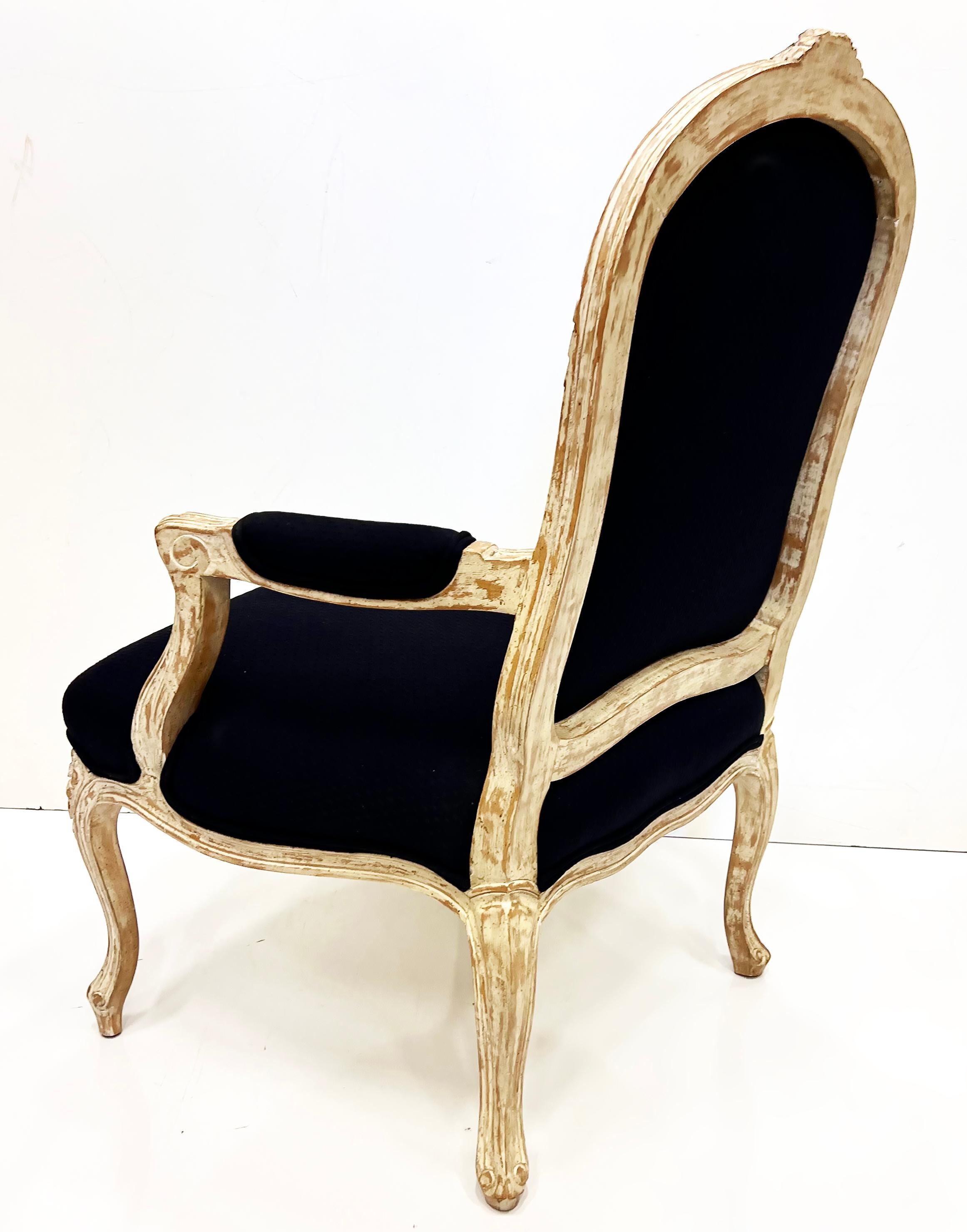 Erhebliche Vintage Louis XV Stil Fauteuil Stühle, große Skala Paar im Angebot 2