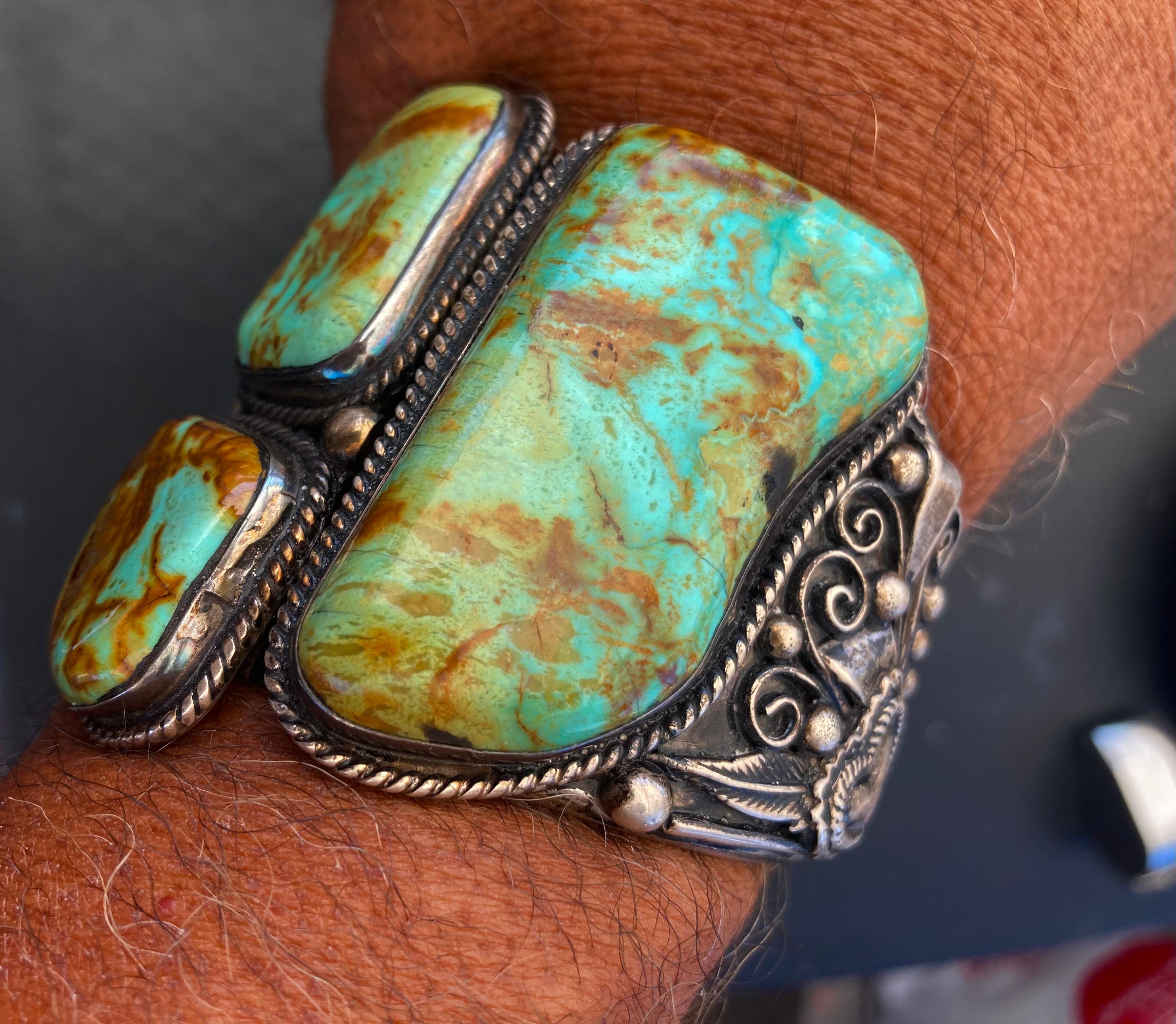 Substantial William Singer Navajo Sterling Silver Royston Turquois Cuff Bracelet In Good Condition In San Diego, CA