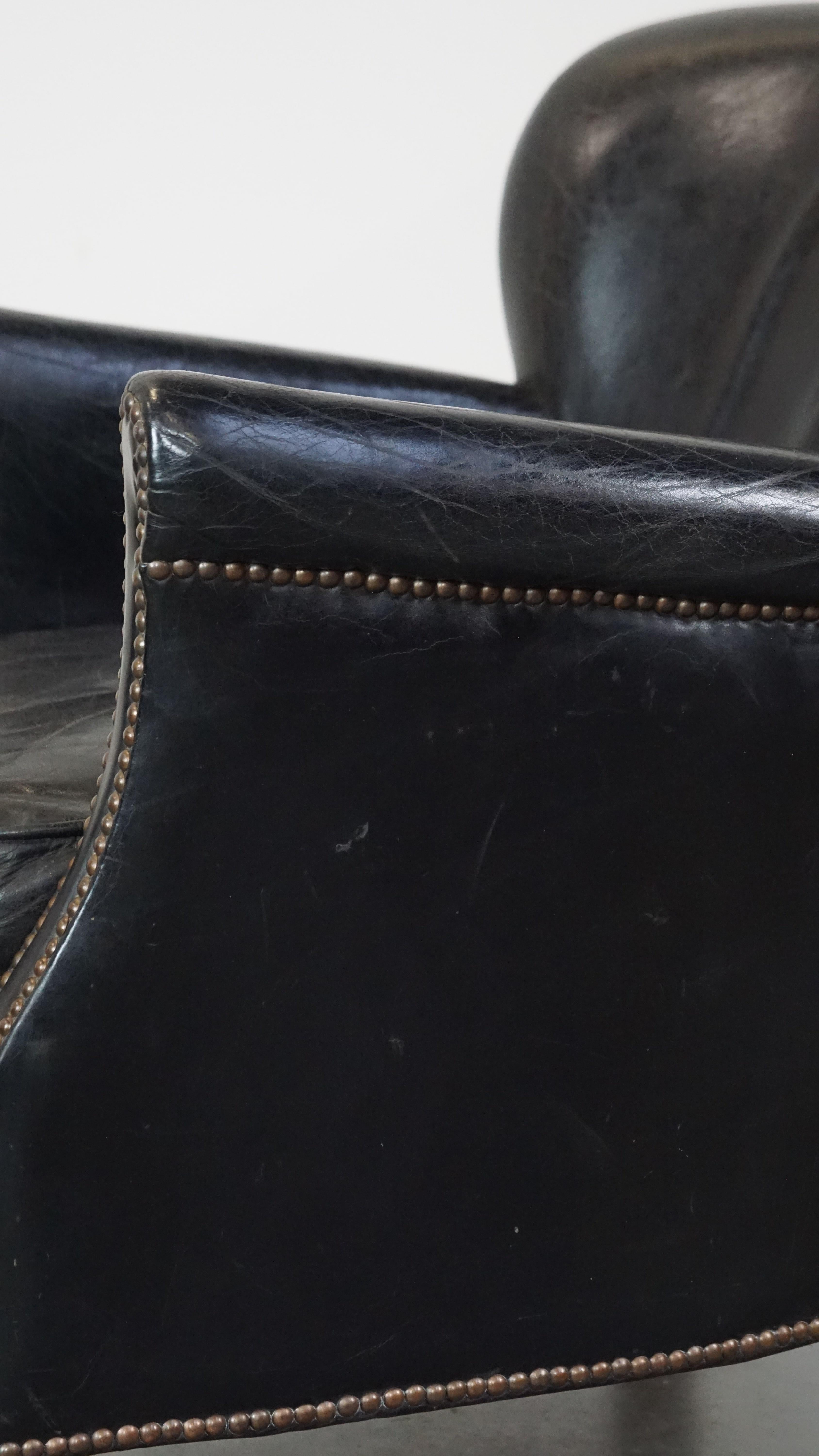 Poltrona nera sottile con cuscino reversibile in Kelim in vendita 4