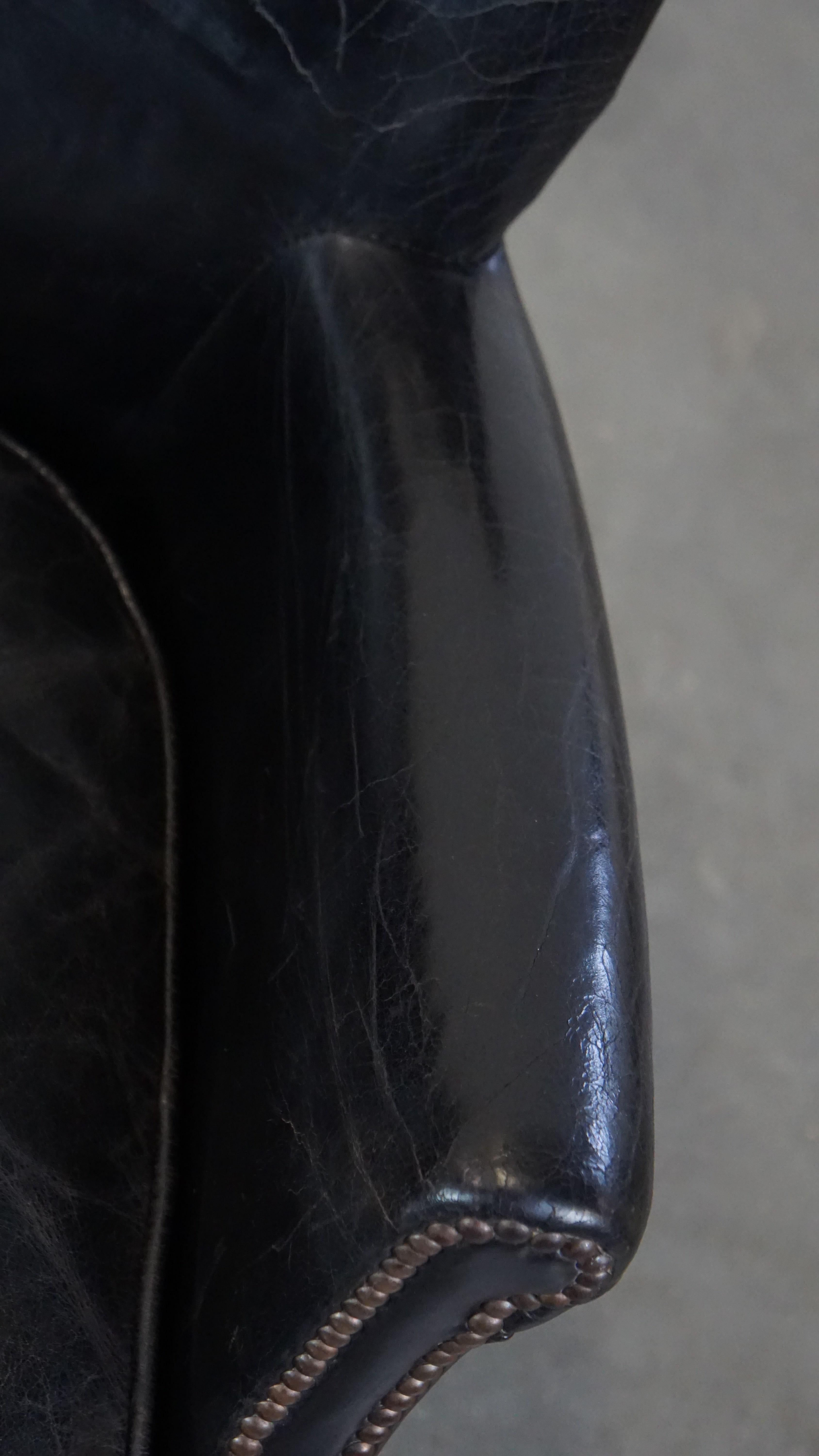 Poltrona nera sottile con cuscino reversibile in Kelim in vendita 3