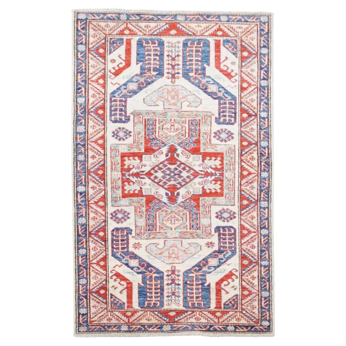 Subtle farbenfroher Teppich mit erstaunlichem Muster 156x92cm im Angebot
