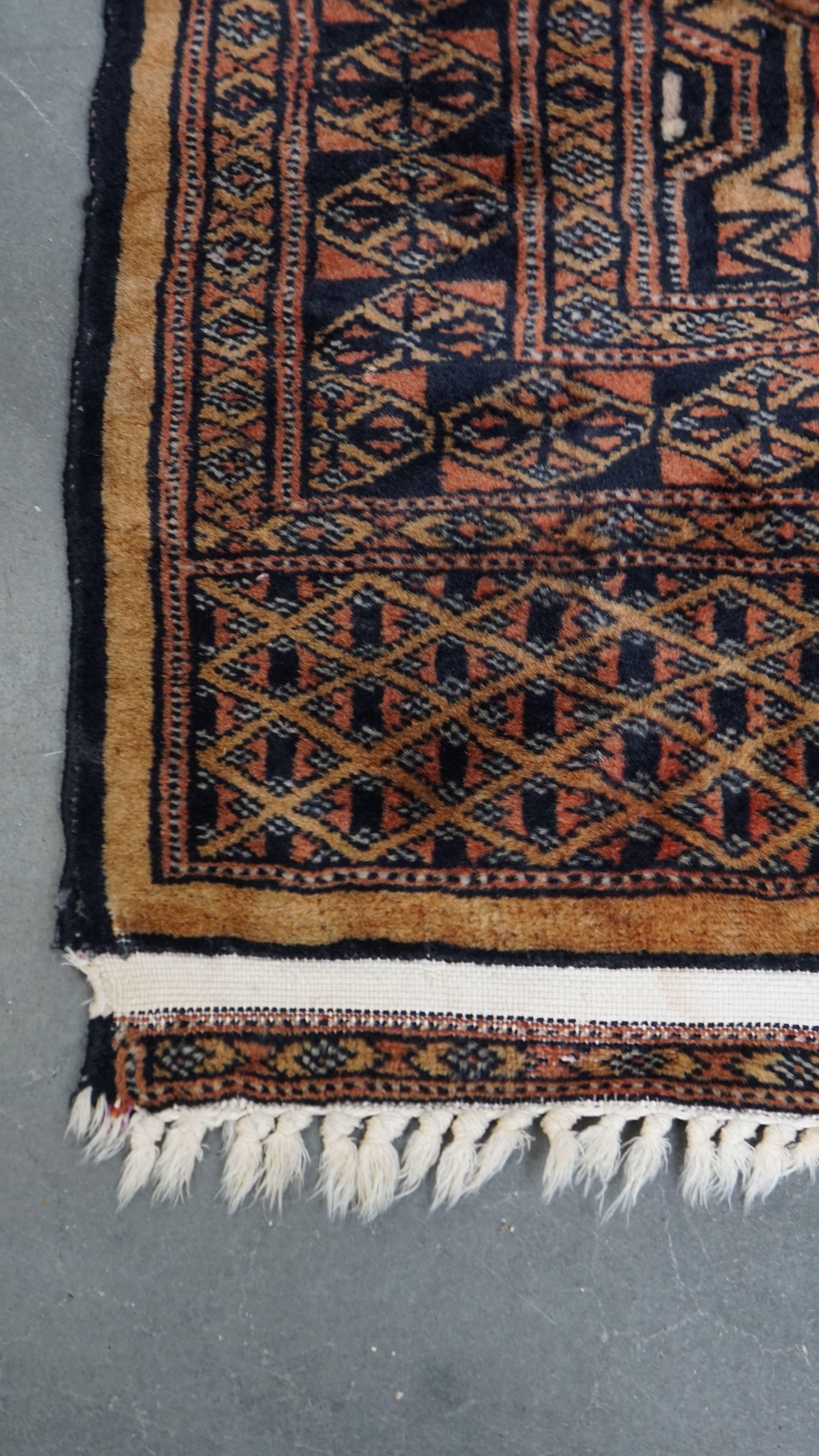 Hand-Crafted Subtle Oriental Runner / Hallway Rug 190x62cm For Sale
