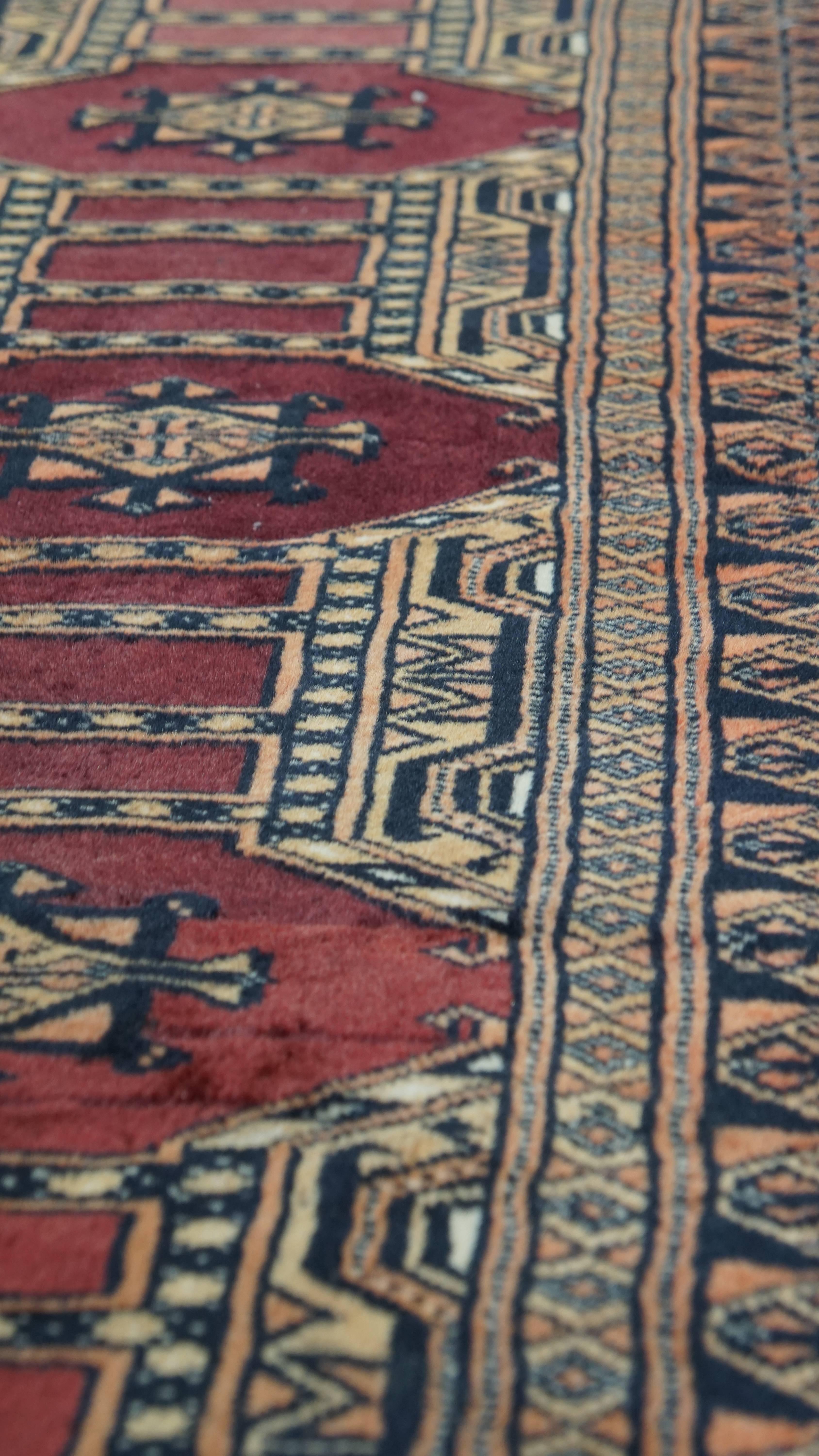 Subtle Oriental Runner / Hallway Rug 190x62cm In Fair Condition For Sale In Harderwijk, NL