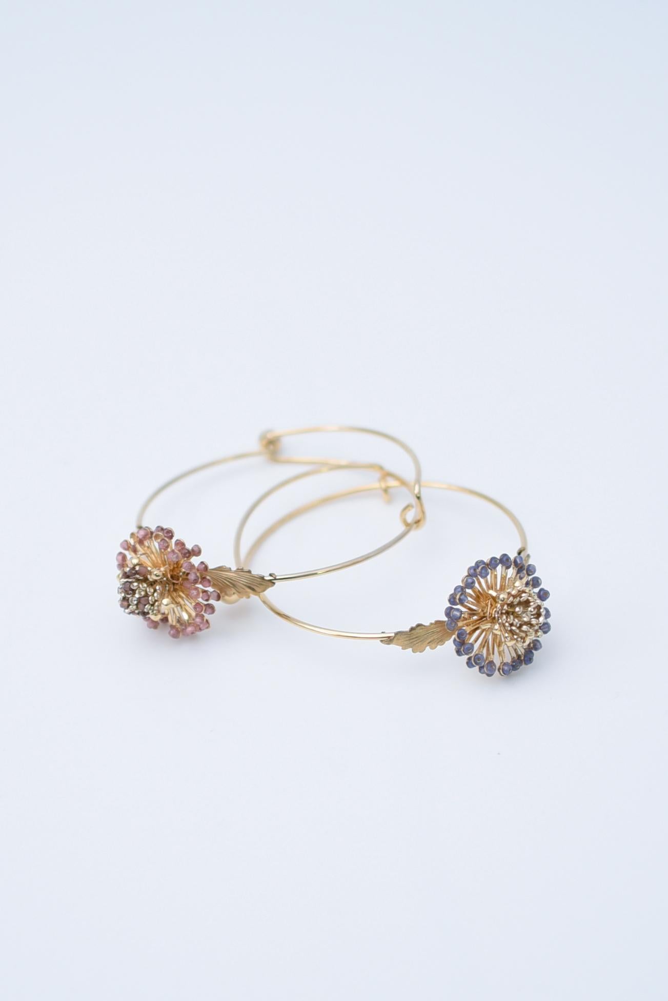 sucabiosa bangle (violet) / vintage jewelry , vintage beads, vintage bangle For Sale 4