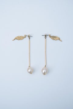 sucabiosa leaf earring / vintage jewelry , vintage pearl