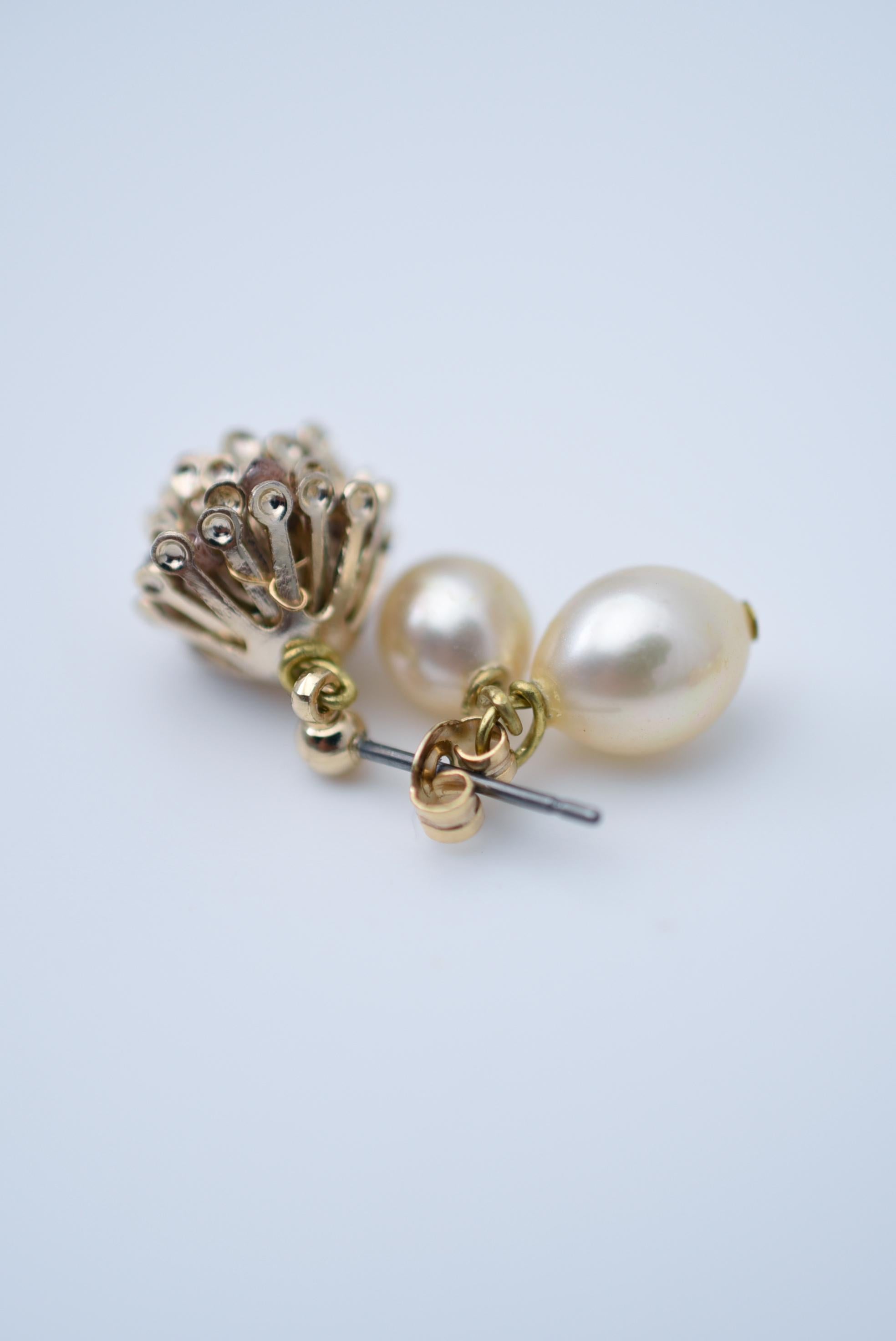 Round Cut sucabiosa tsubomi earring / vintage jewelry , vintage pearl, plants jewelry For Sale