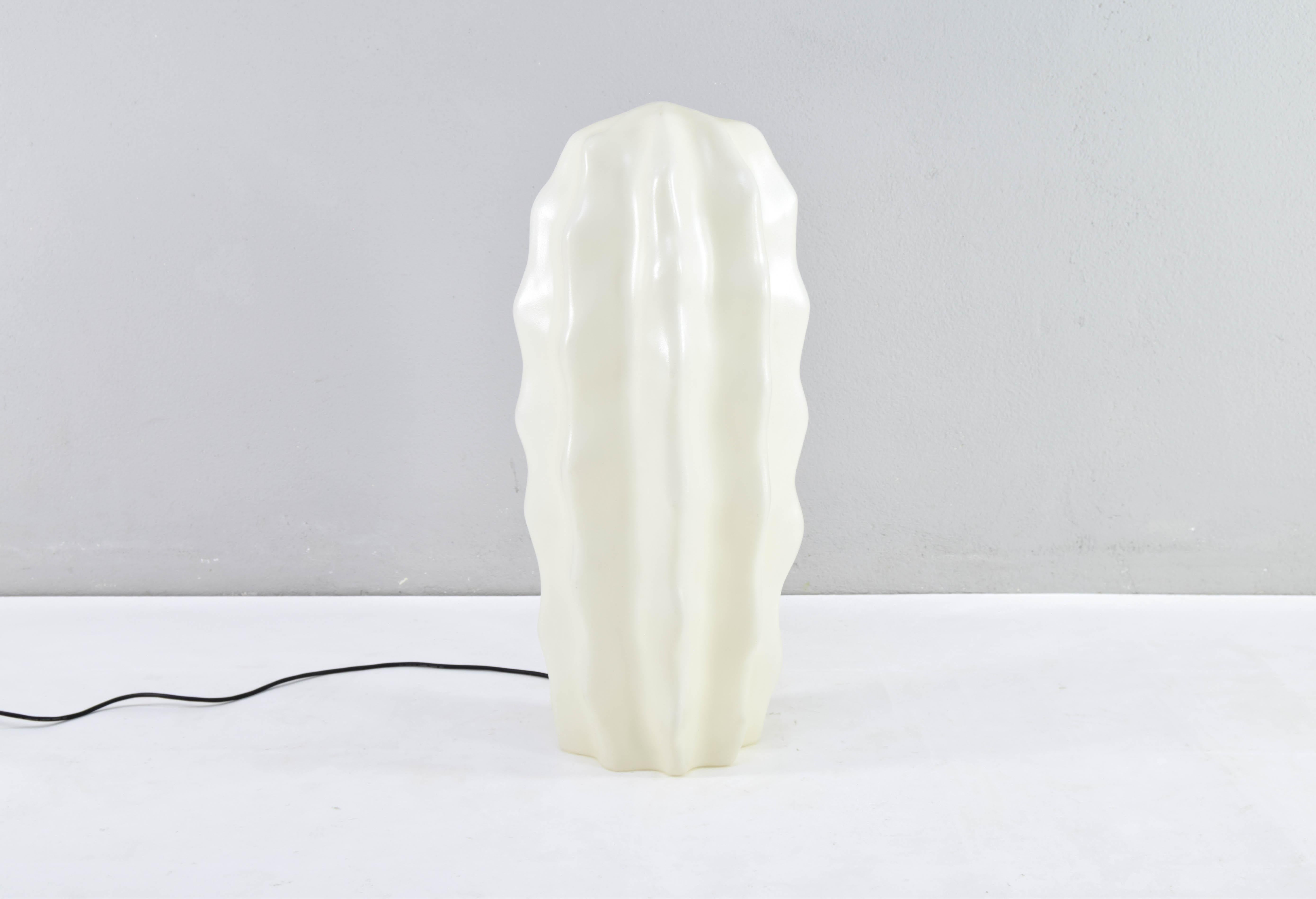 Cactus Sucu floor lamp designed in the 1980s by Art Nowo for Flötotto, Rietberg, Germany.
This spectacular piece made of rigid plastic in the shape of a Cactus emits a diffuse and warm light.

It is in very good condition, practically