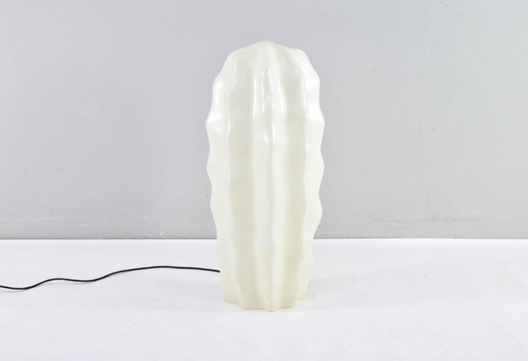 Cactus Sucu floor lamp designed in the 1980s by Art Nowo for Flötotto, Rietberg, Germany.
This spectacular piece made of rigid plastic in the shape of a Cactus emits a diffuse and warm light.

It is in very good condition, practically