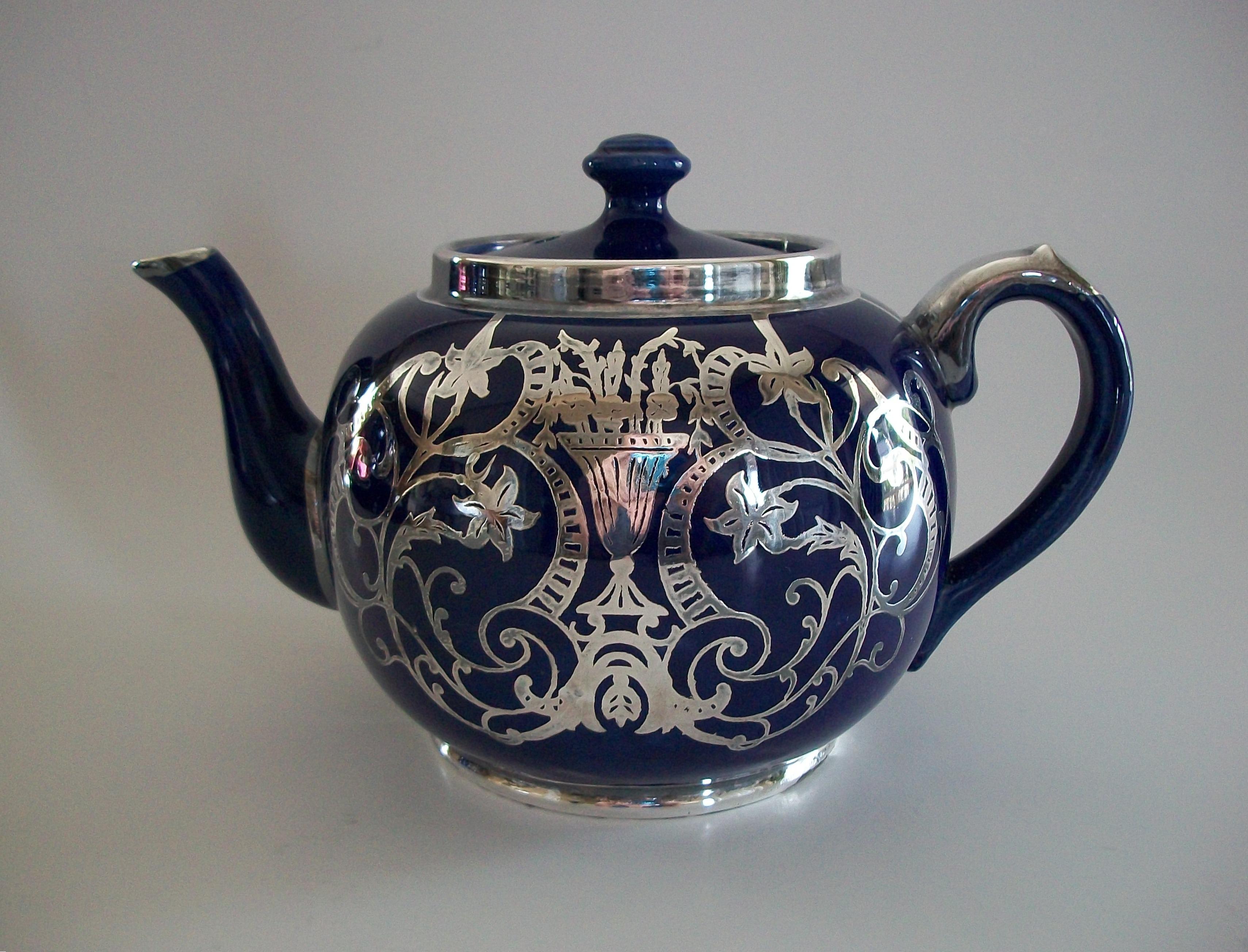 SUDLOW'S - Kobaltblau glasierte Keramik & Silberauflage Teeservice - UK - CIRCA 1920 (Viktorianisch) im Angebot