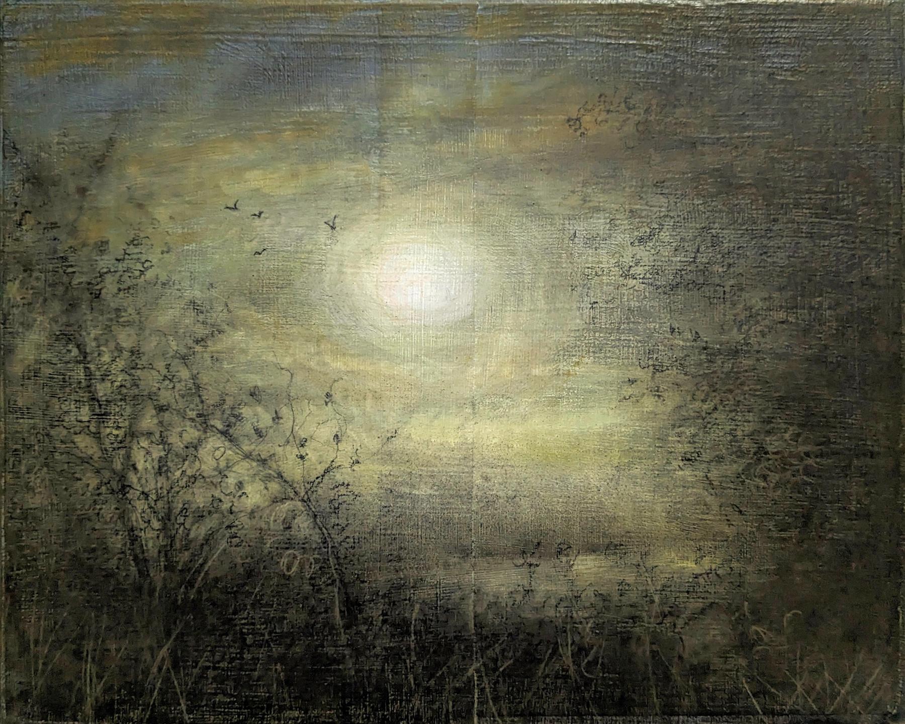 Sue Bryan Landscape Painting – Green Nocturne ( Kohle-Landschaftszeichnung des Vollmondes auf Holzplatte)