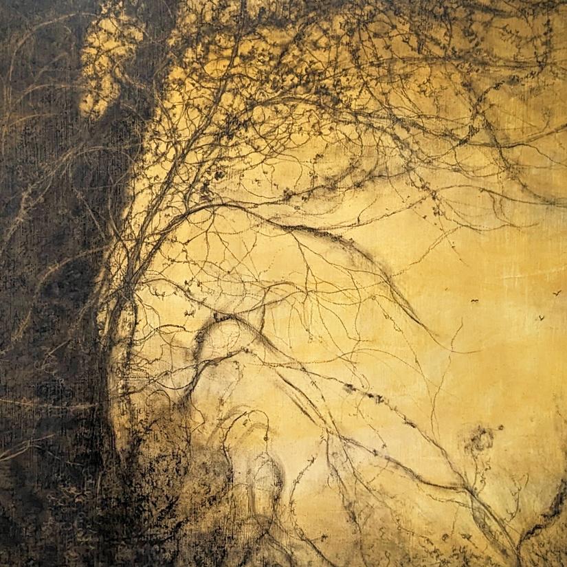 The Golden Hour (Sonnen gewaschene Landschaft, Kohlezeichnung von Bäumen im Wald) (Zeitgenössisch), Painting, von Sue Bryan