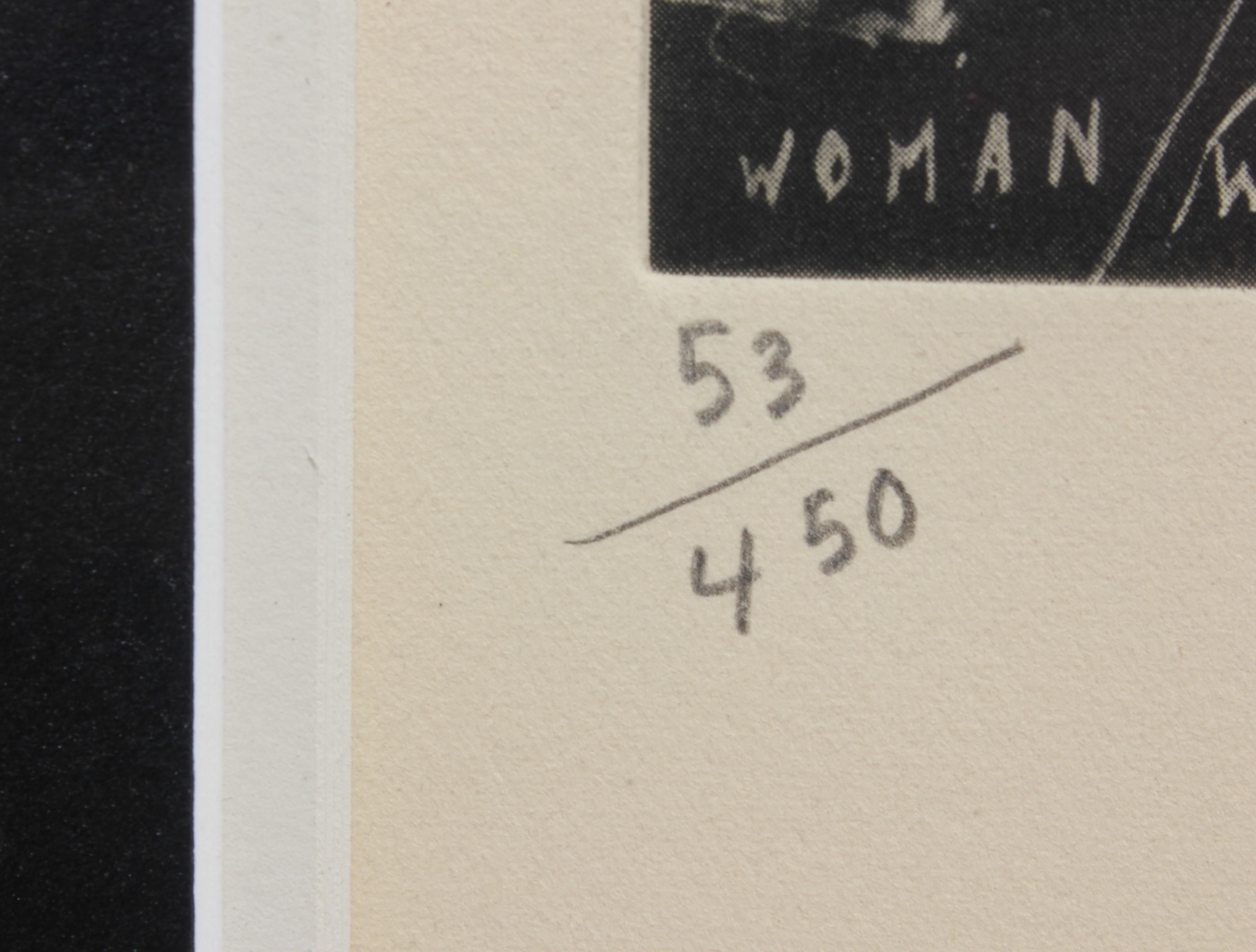 Connue pour aborder des questions difficiles, cette lithographie de Sue Coe aborde le sujet délicat de la culture du viol. Elle est numérotée dans le coin inférieur gauche et signée et datée dans le coin inférieur droit. Suspendu dans un cadre noir