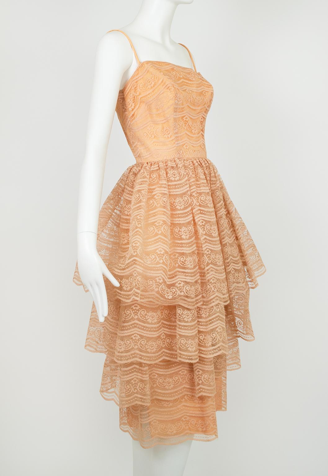 Nude Lace Lampshade Funnel Skirt Cocktail Party Dress – XS, 1960s In Excellent Condition For Sale In Tucson, AZ