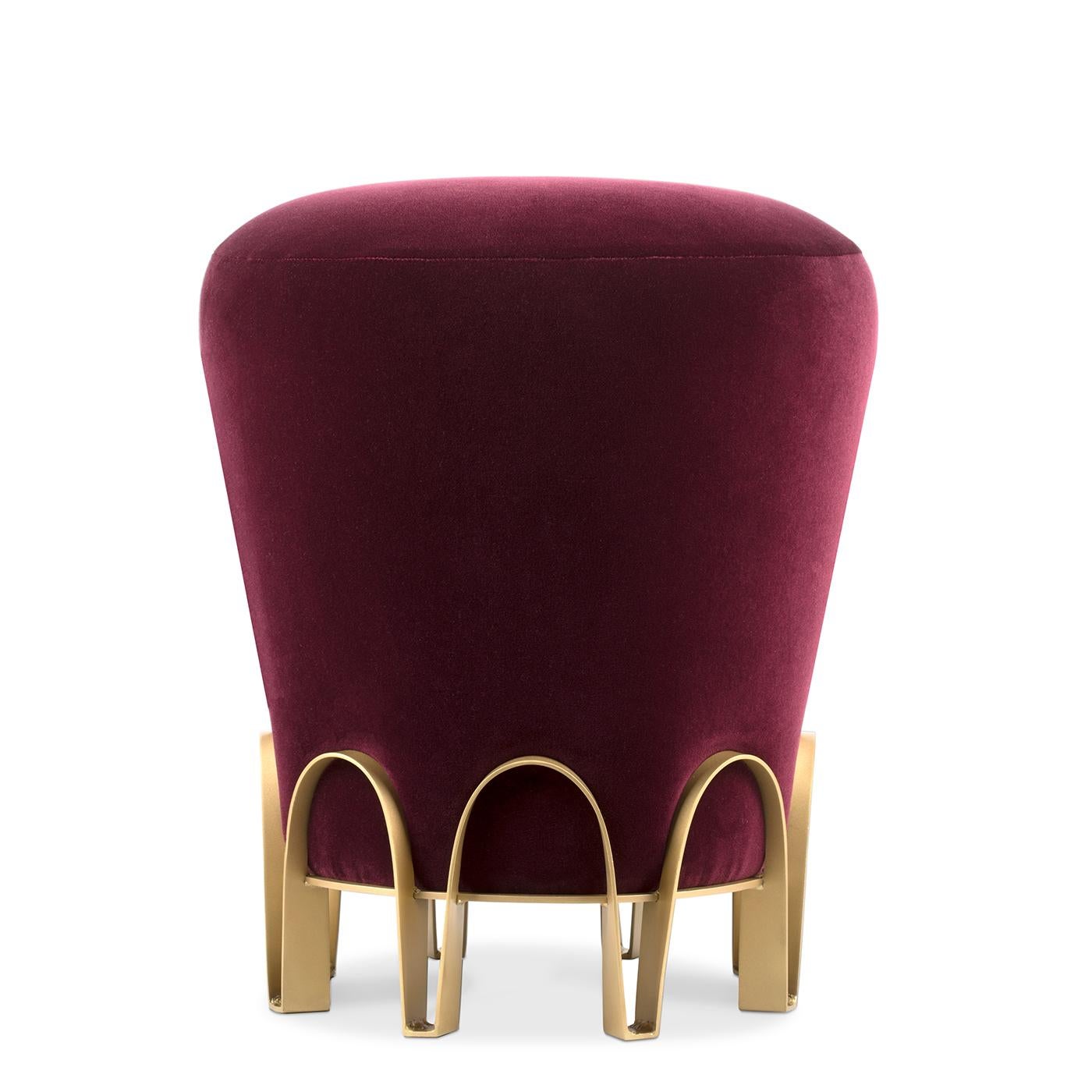 Stool Sue with wooden structure, upholstered and
covered with velvet fabric in deep red purple color.
With solid brass base in brushed finish.
Also available on request in other velvet fabric colors.