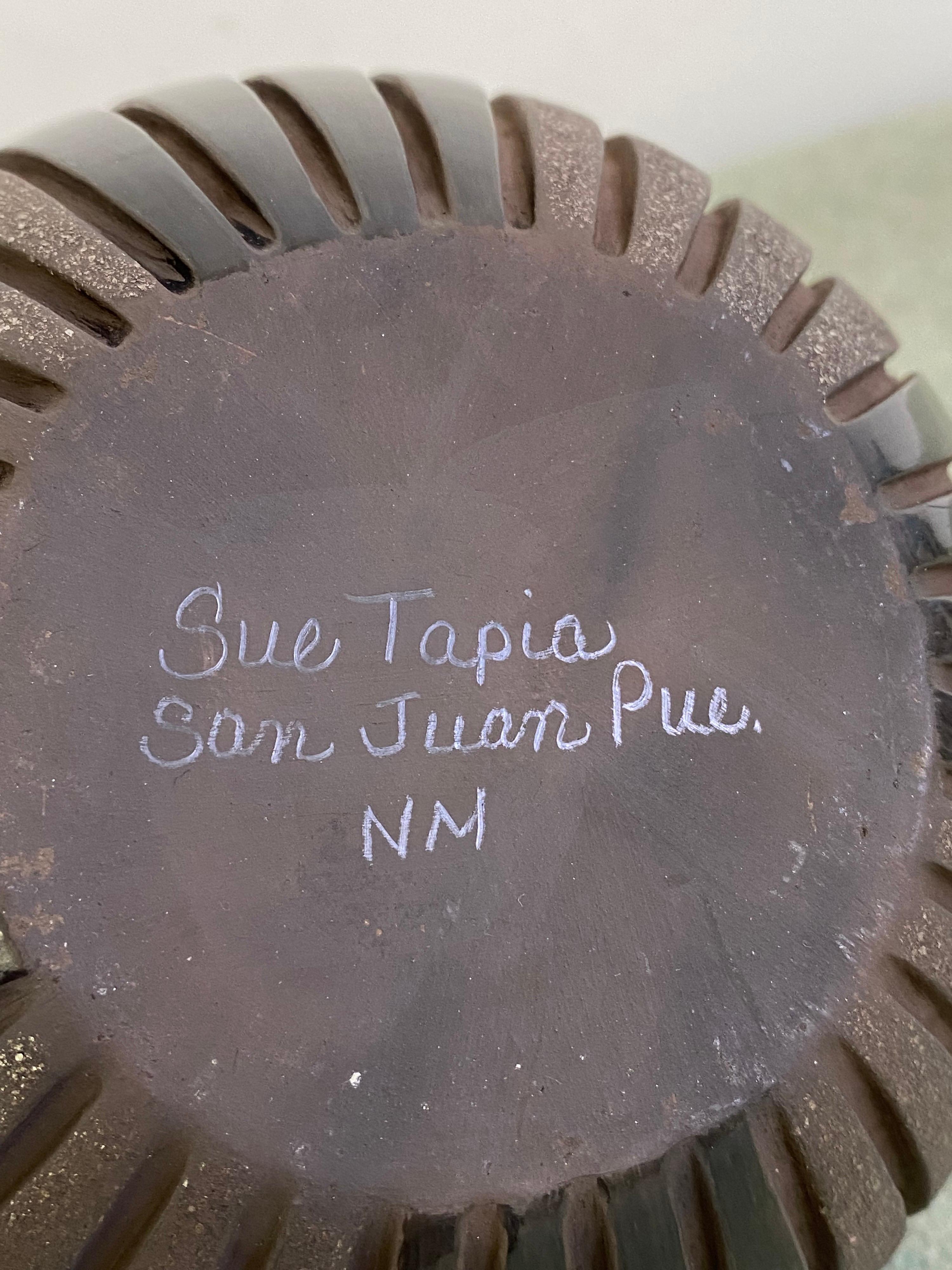 Anglo-Indian Sue Tapia Incised Pot For Sale