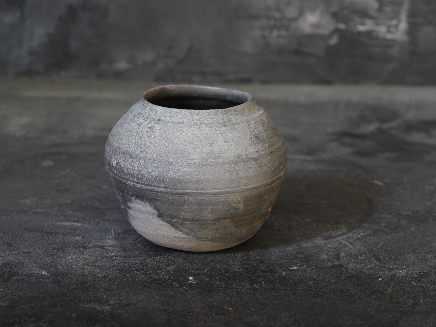 Wildlederware/Antike japanische Vase/4.-8. Jahrhundert/Wabi-sabi im Angebot 1