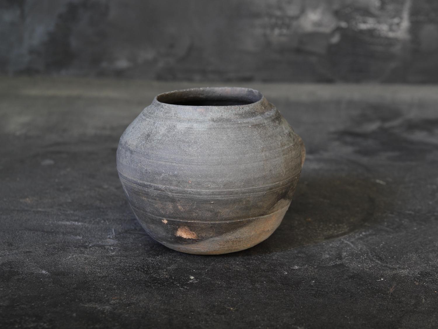 Wildlederware/Antike japanische Vase/4.-8. Jahrhundert/Wabi-sabi im Angebot 3