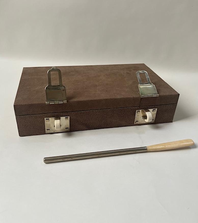Caja de ante y hueso Estadounidense en venta