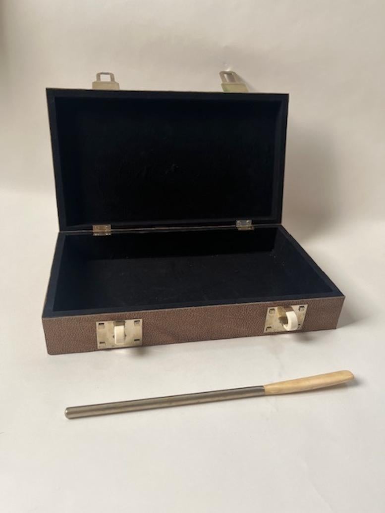 Caja de ante y hueso en Bueno estado para la venta en West Palm Beach, FL
