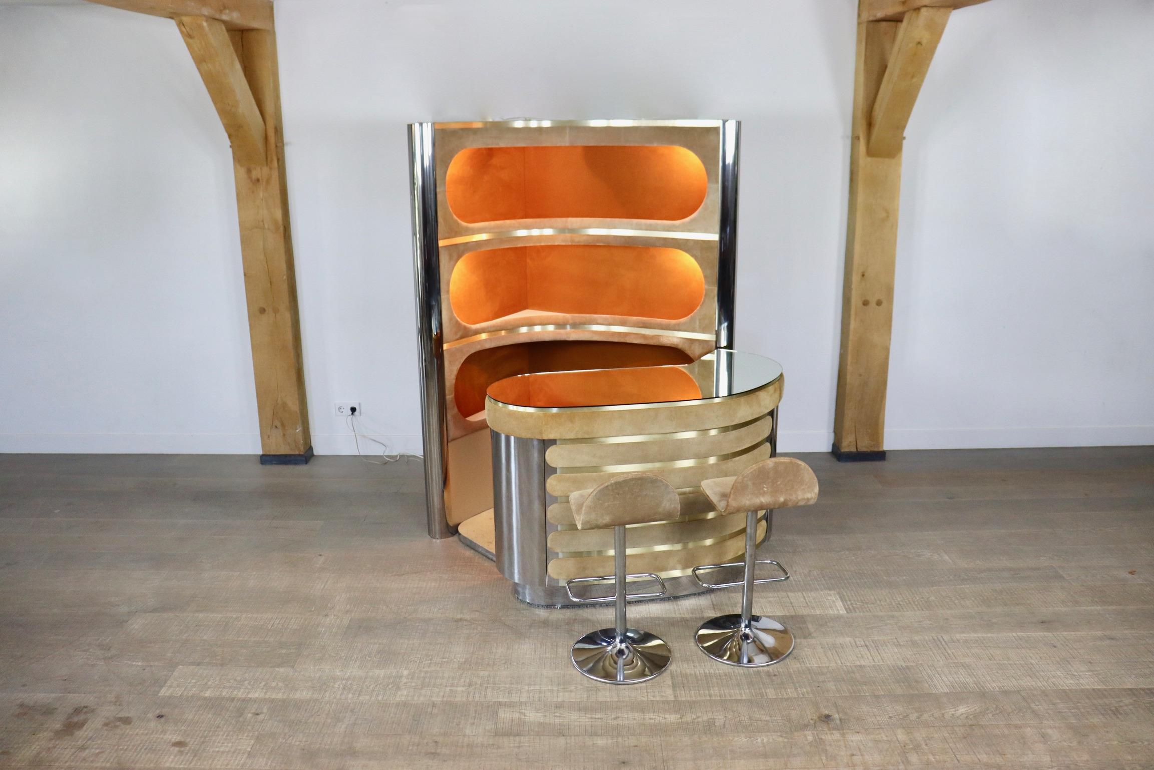 Suede and Chrome Dry Bar with Barstools by Willy Rizzo, 1970s 5