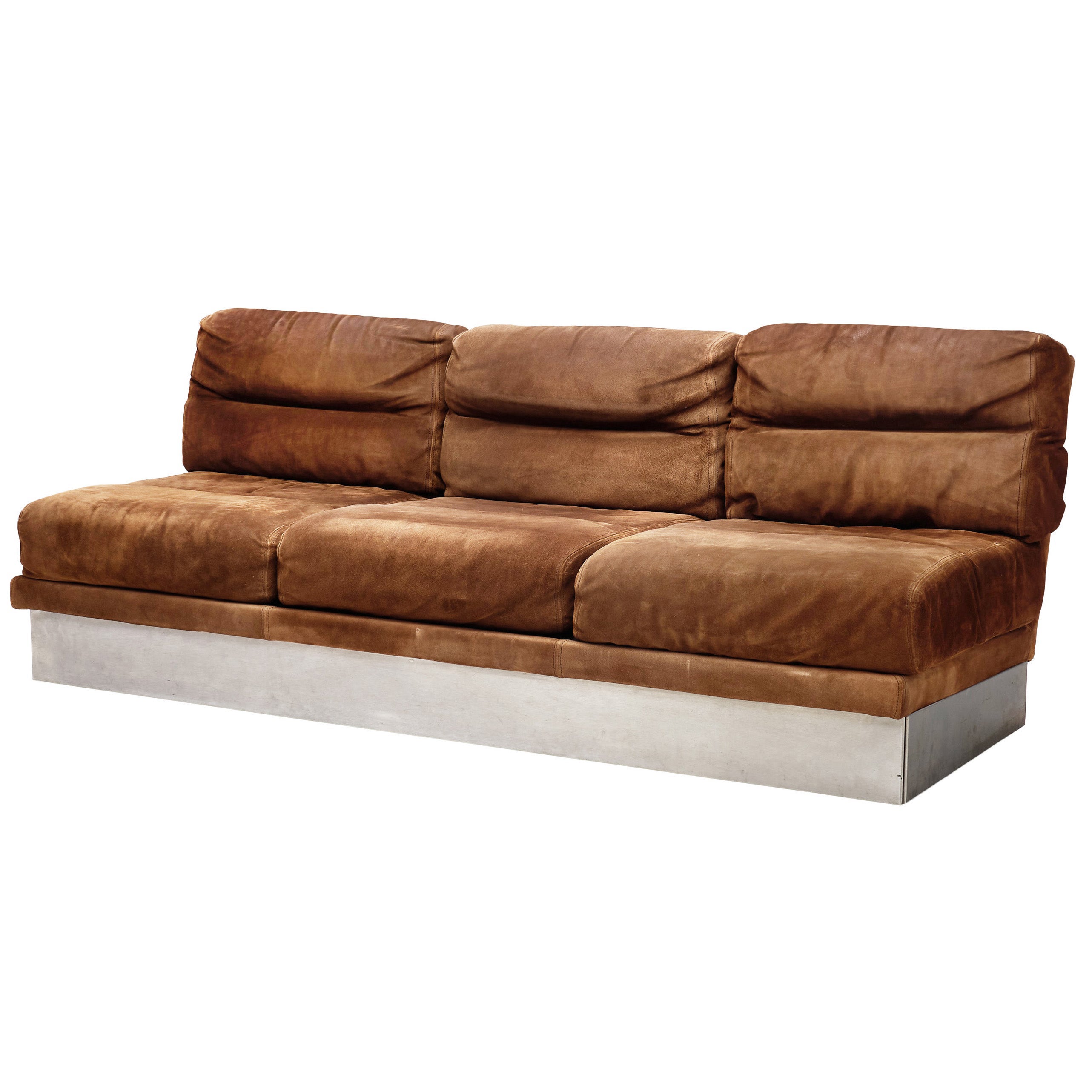 Sofa aus Wildleder und Stahl von Jacques Charpentier (attr.), Frankreich 1970er Jahre im Angebot