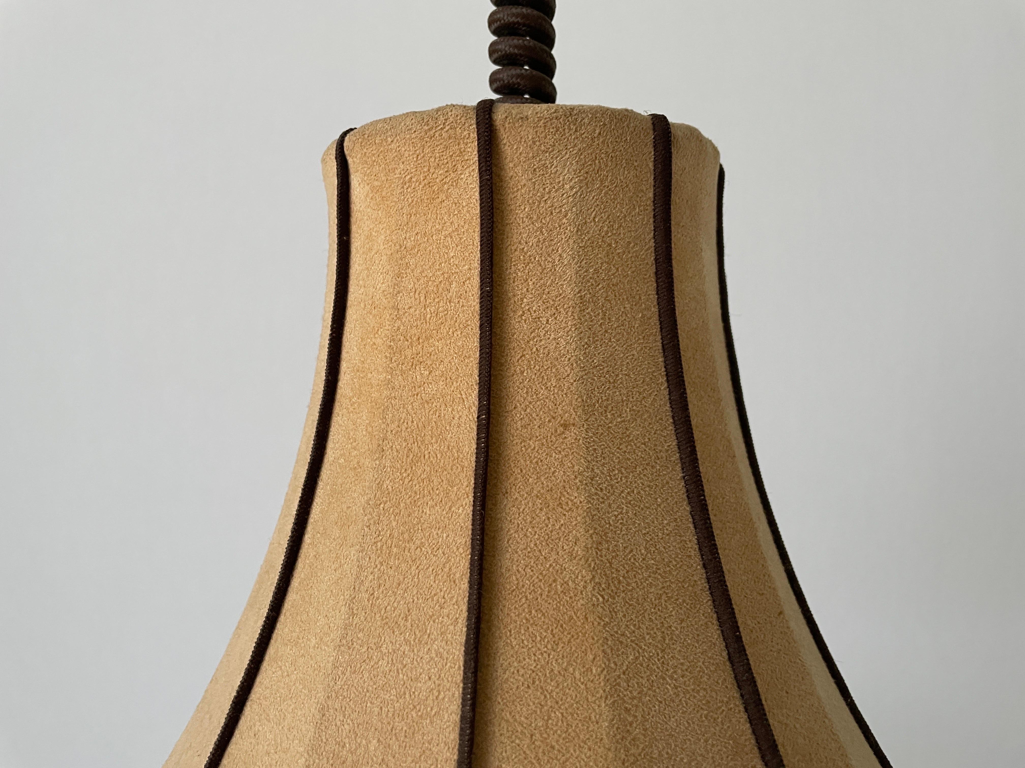 Camoscio Lampada a sospensione grande con design a tromba in camoscio e legno, anni '60, Germania in vendita