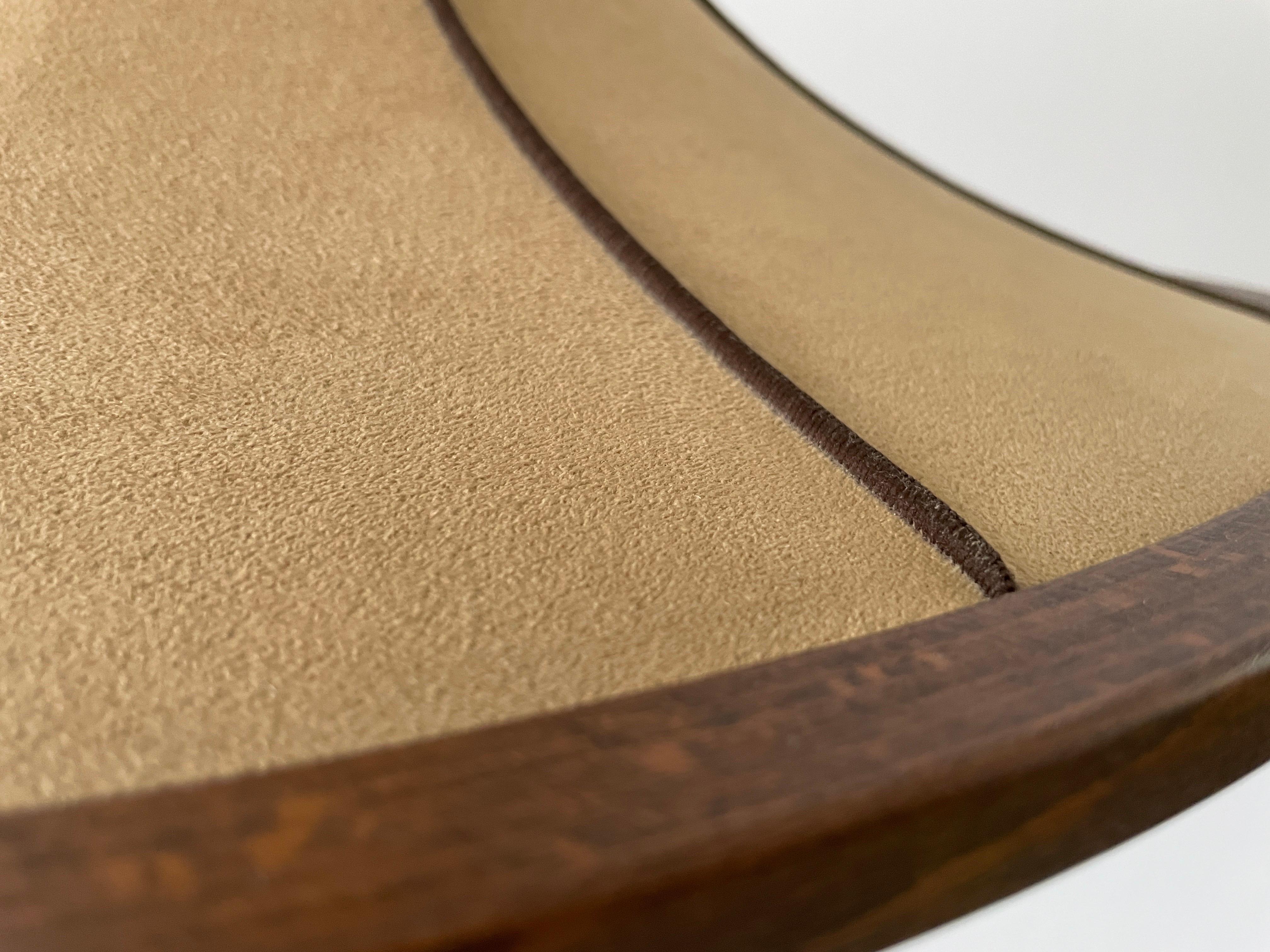 Lampada a sospensione grande con design a tromba in camoscio e legno, anni '60, Germania in vendita 1