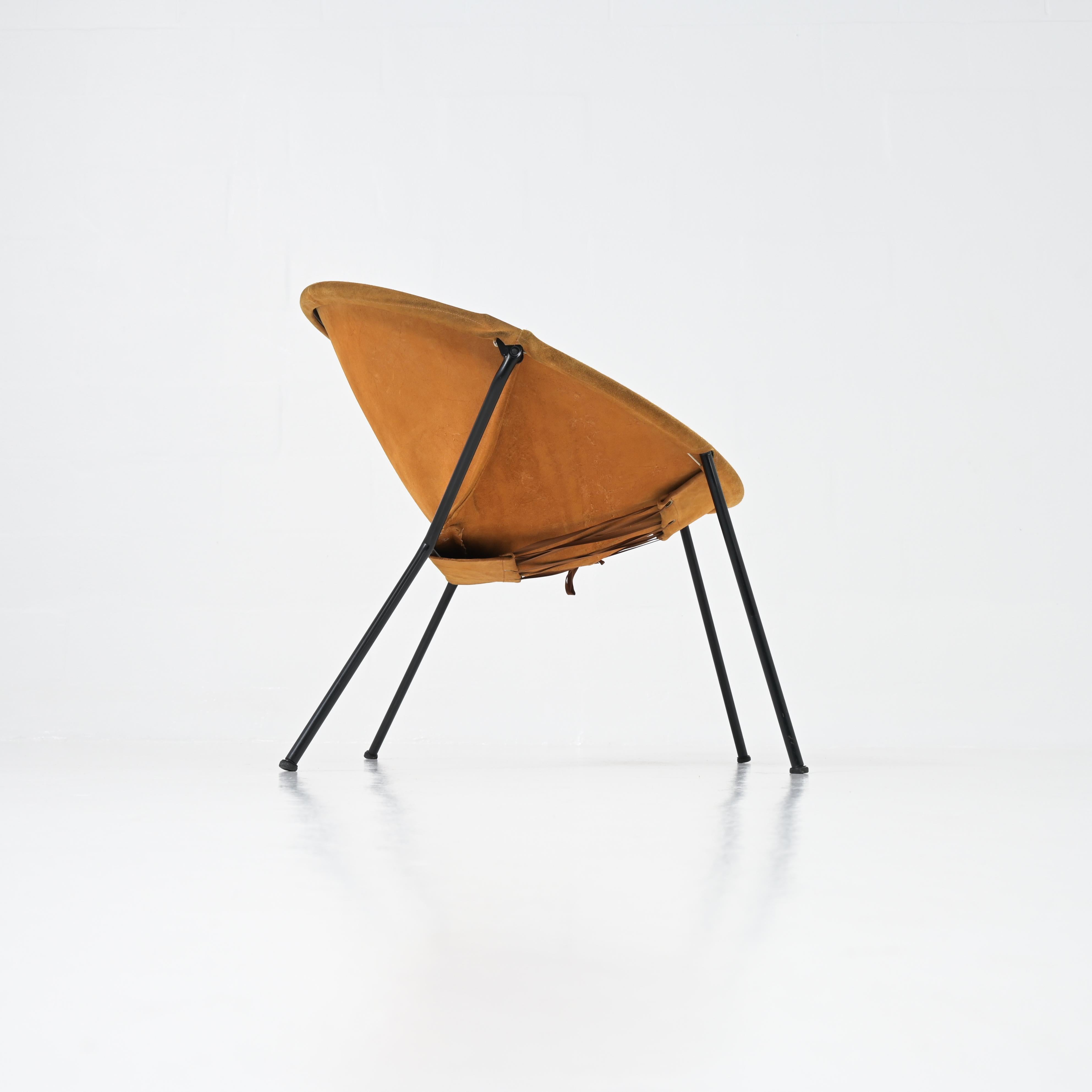 Chaise boule pliante en daim de Hans Olsen pour Lea en vente 4