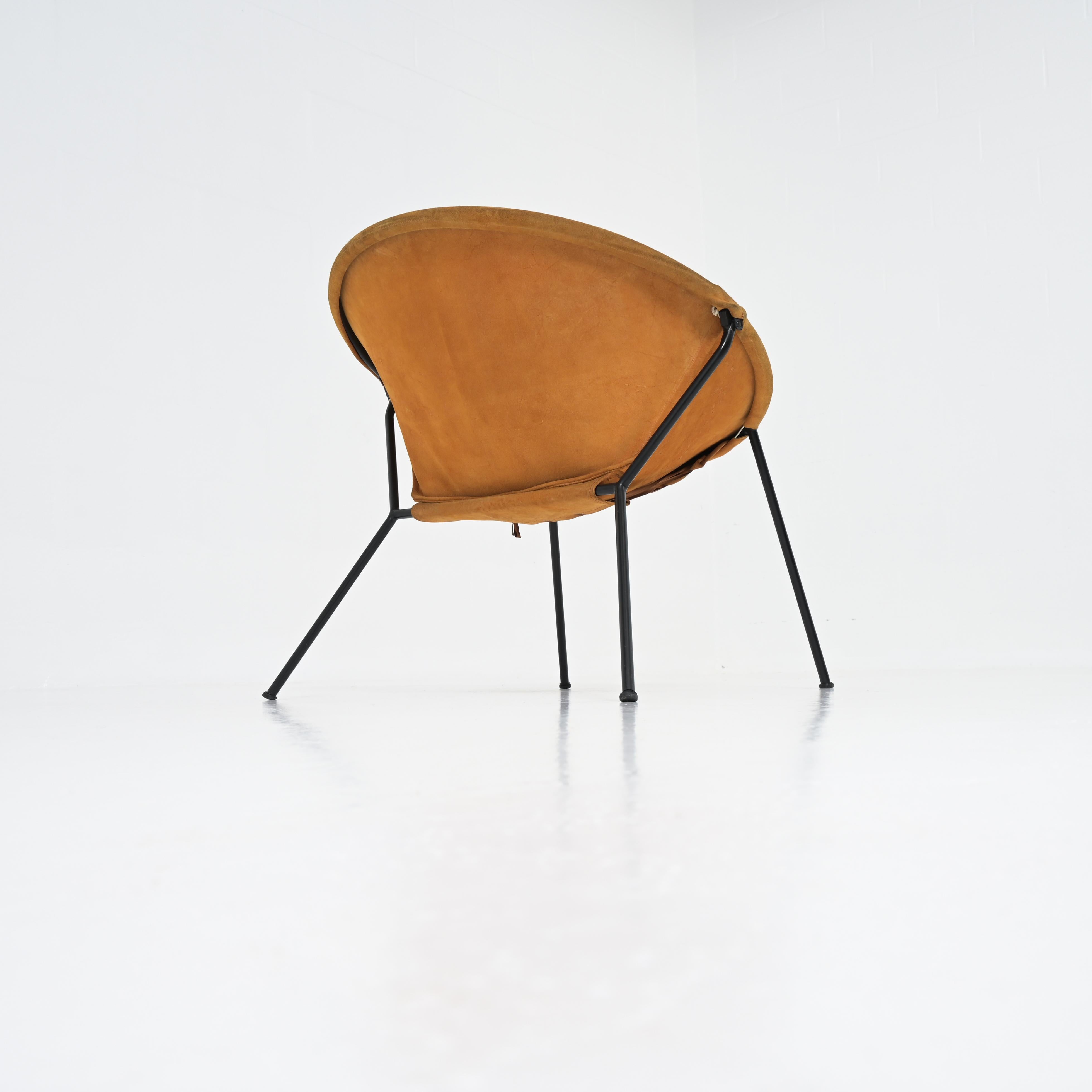 Chaise boule pliante en daim de Hans Olsen pour Lea en vente 5