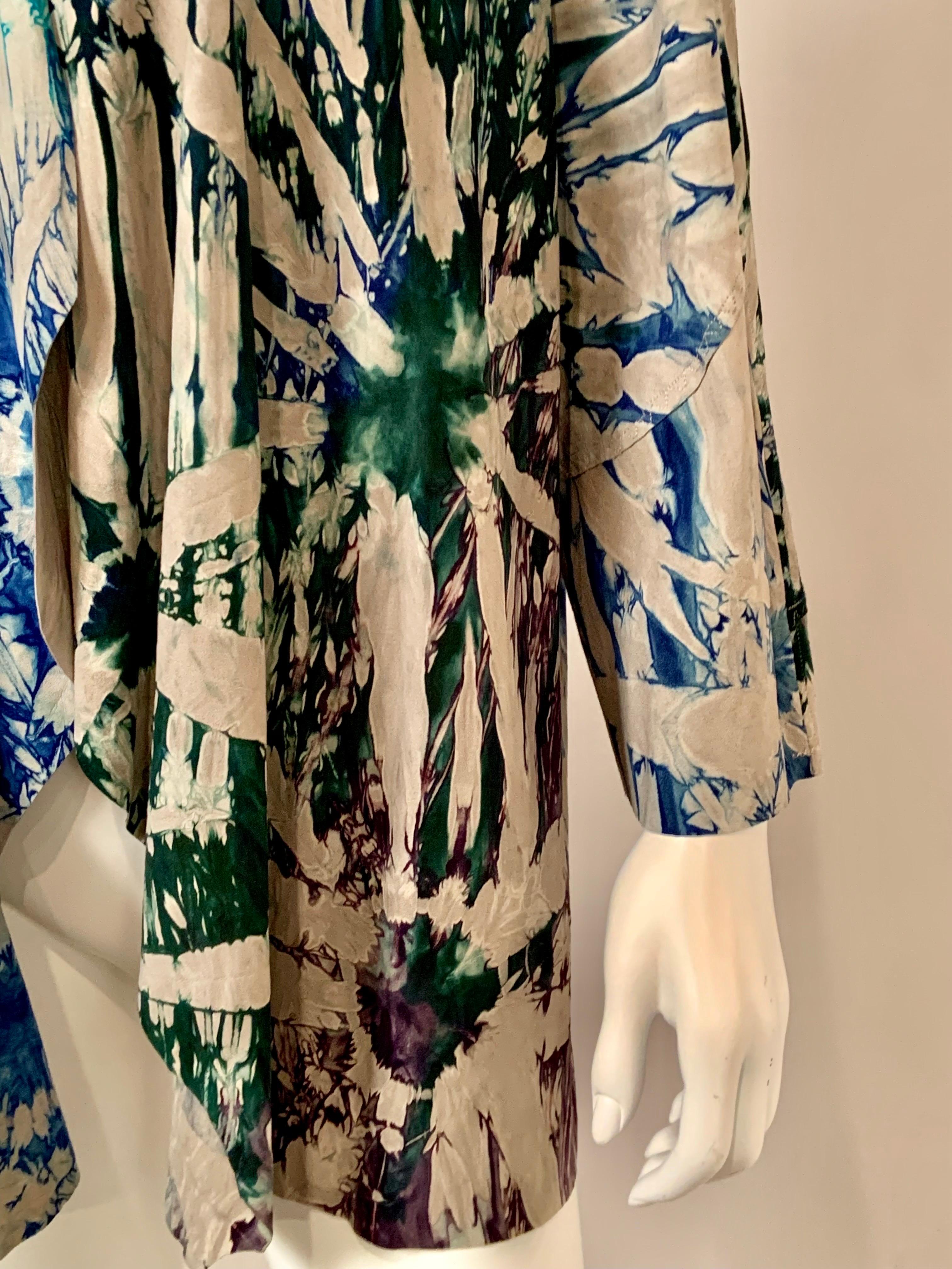 Veste en daim teintée dans des tons de bleu vert et violet Unisexe en vente