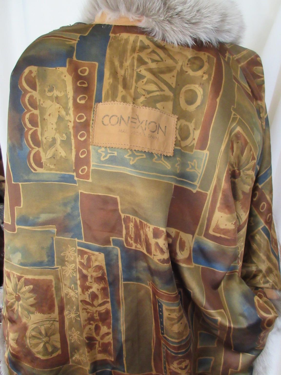 Cape Swing en daim, cuir et fourrure de renard en vente 3