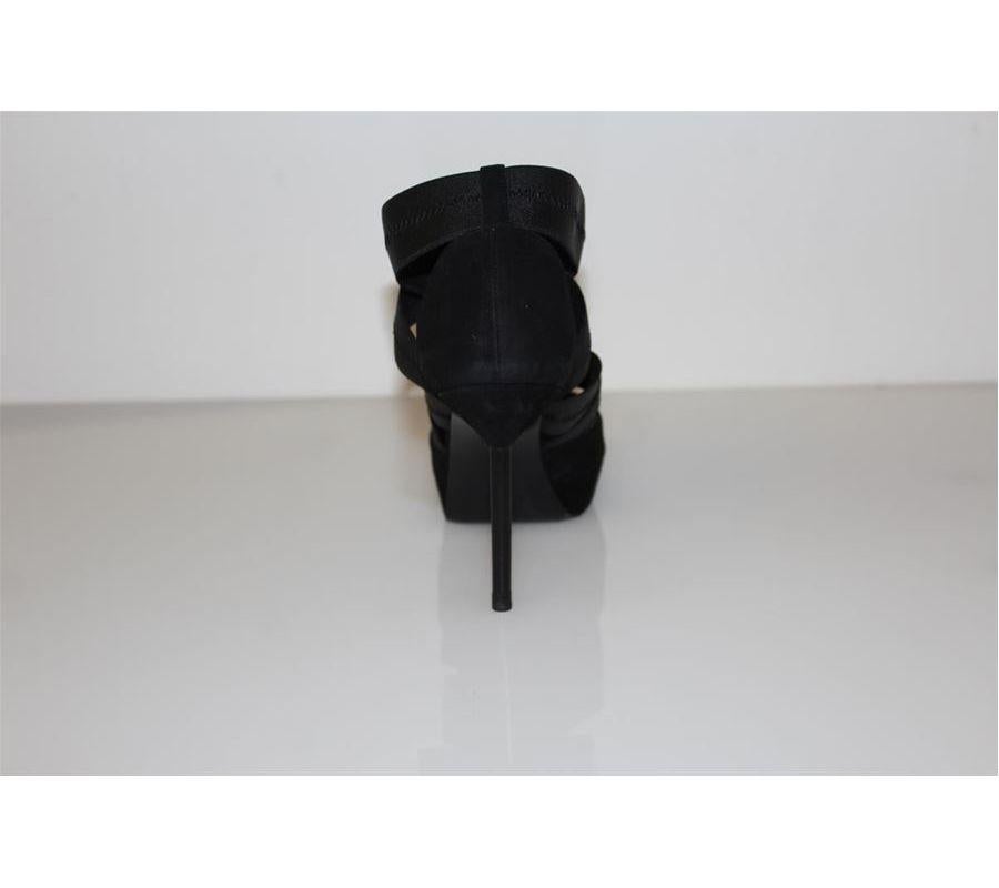 Yves Saint Laurent Suede sandal size 37 1/2 In Excellent Condition For Sale In Gazzaniga (BG), IT