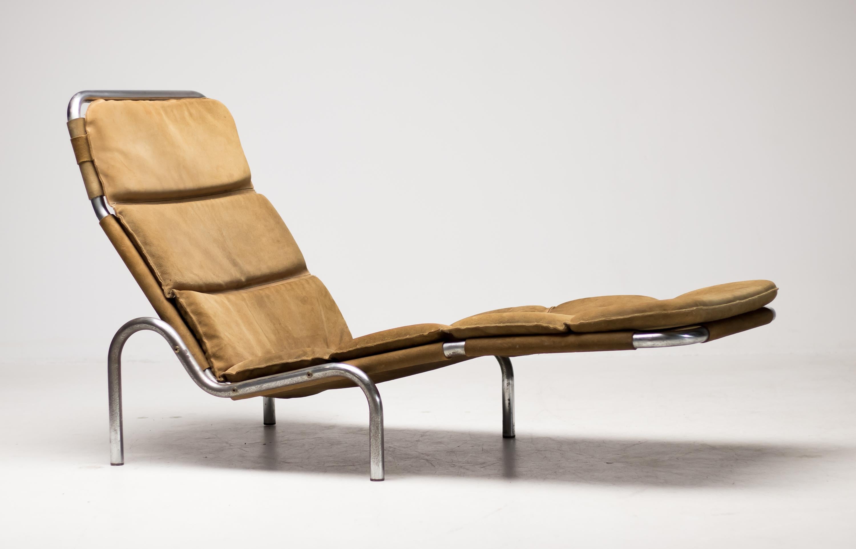 Rare chaise lounge designed by Erik Ole Jørgensen for Georg Jørgensen & Søn, Denmark, 1960.
All original suede upholstery in nice vintage condition.