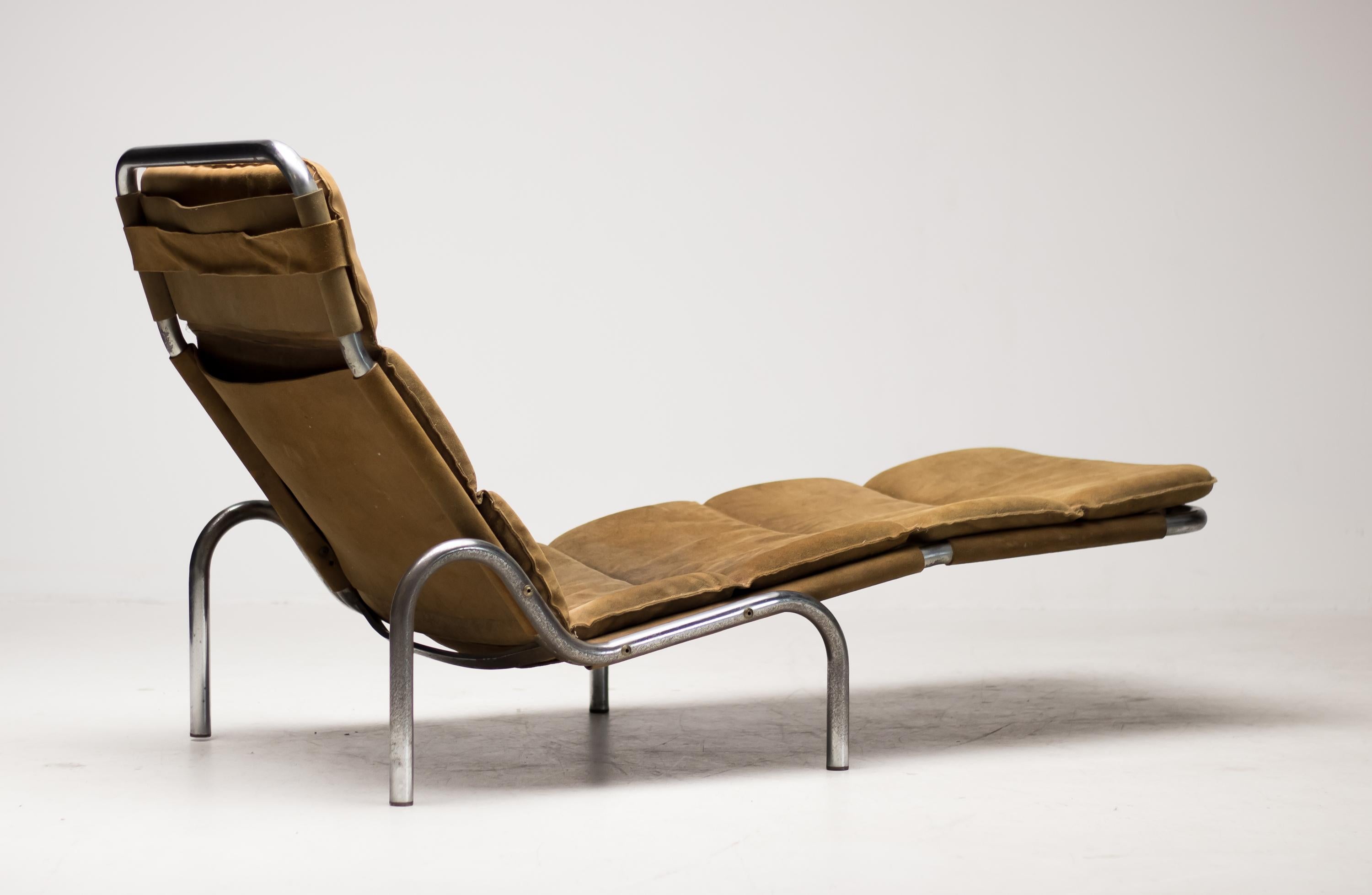 Scandinavian Modern Suede Soft Pad Chaise Lounge by Erik Ole Jørgensen