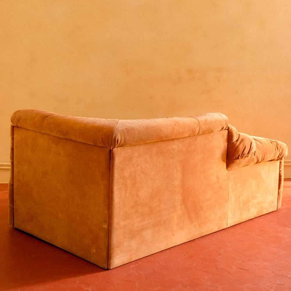 Suede Terrazza Sofa, 70's In Good Condition For Sale In PARIS, FR