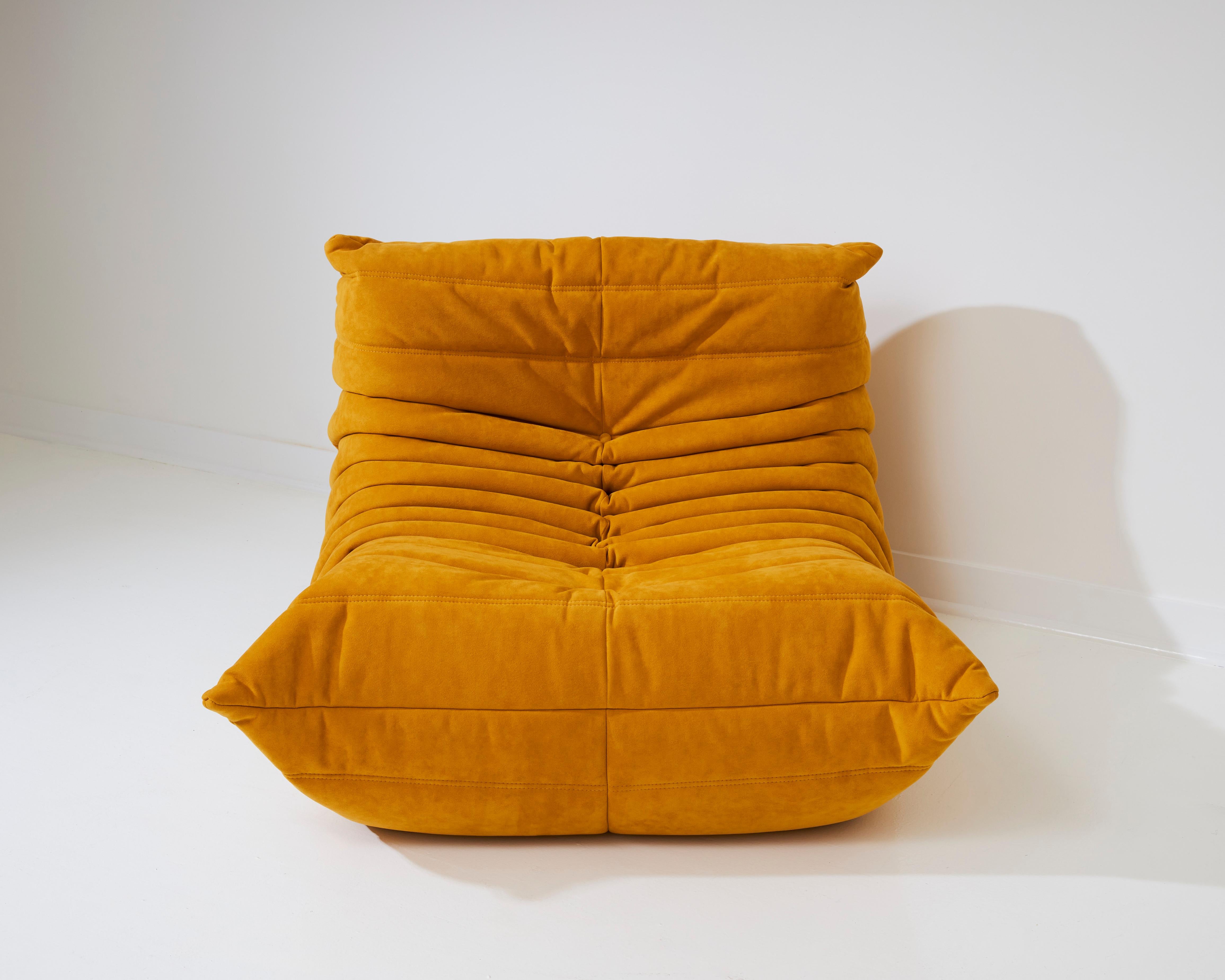 In 1973, Michel Ducaroy created the now-iconic Togo. This collection features all-foam seating with covers generously quilted with polyester. The unique design of the Togo allows it to seamlessly blend into almost any interior, making it one of