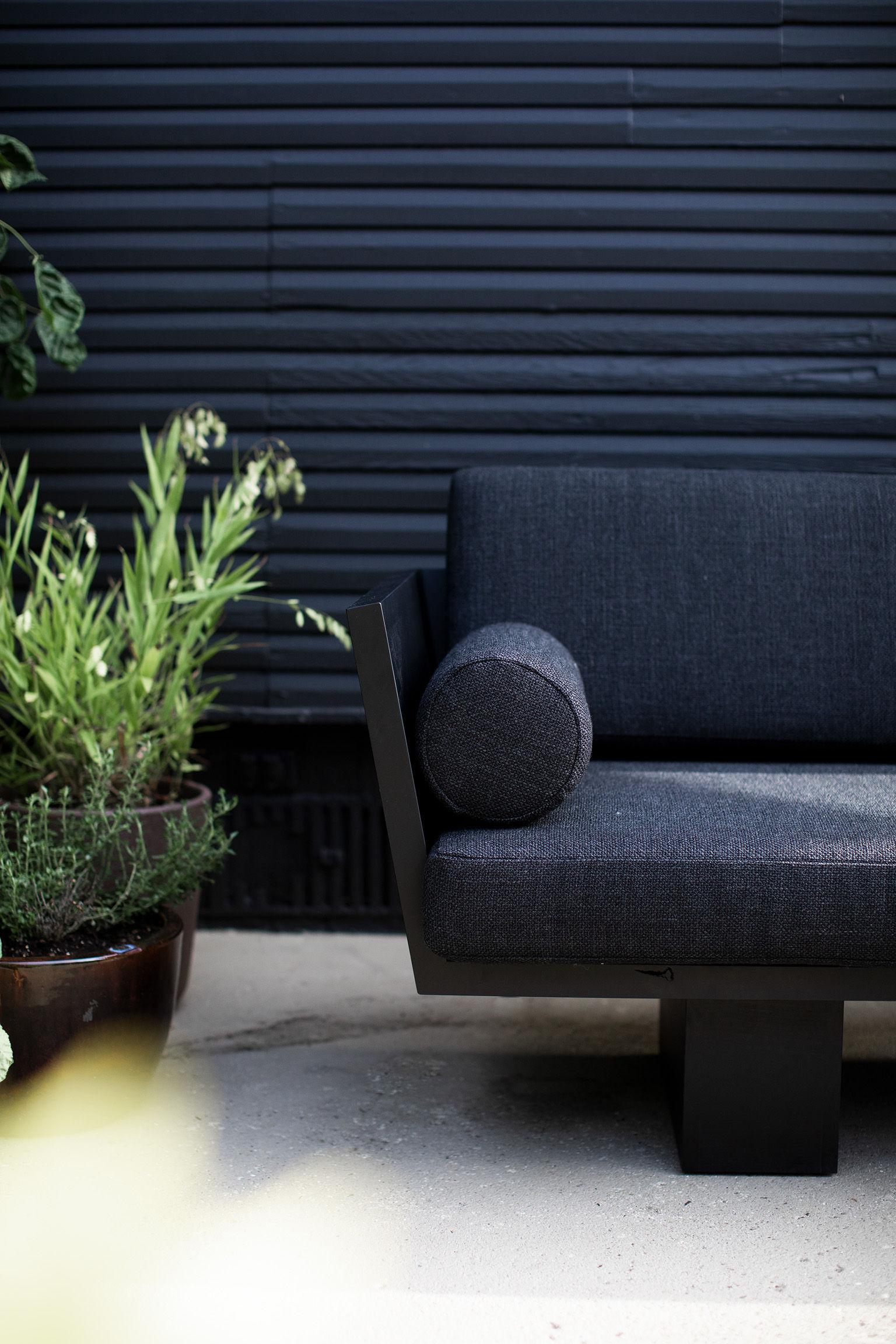 Suelo Modern Outdoor Sofa For Sale 3