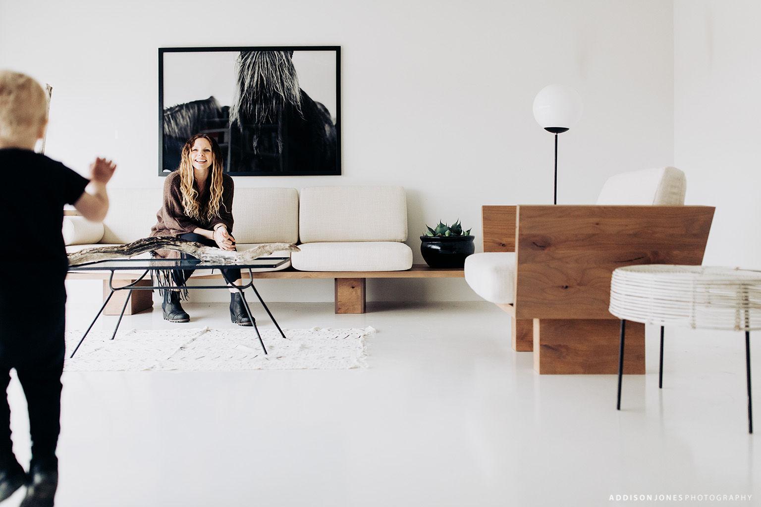 Suelo Modernes Holz-Sofa im Angebot 1