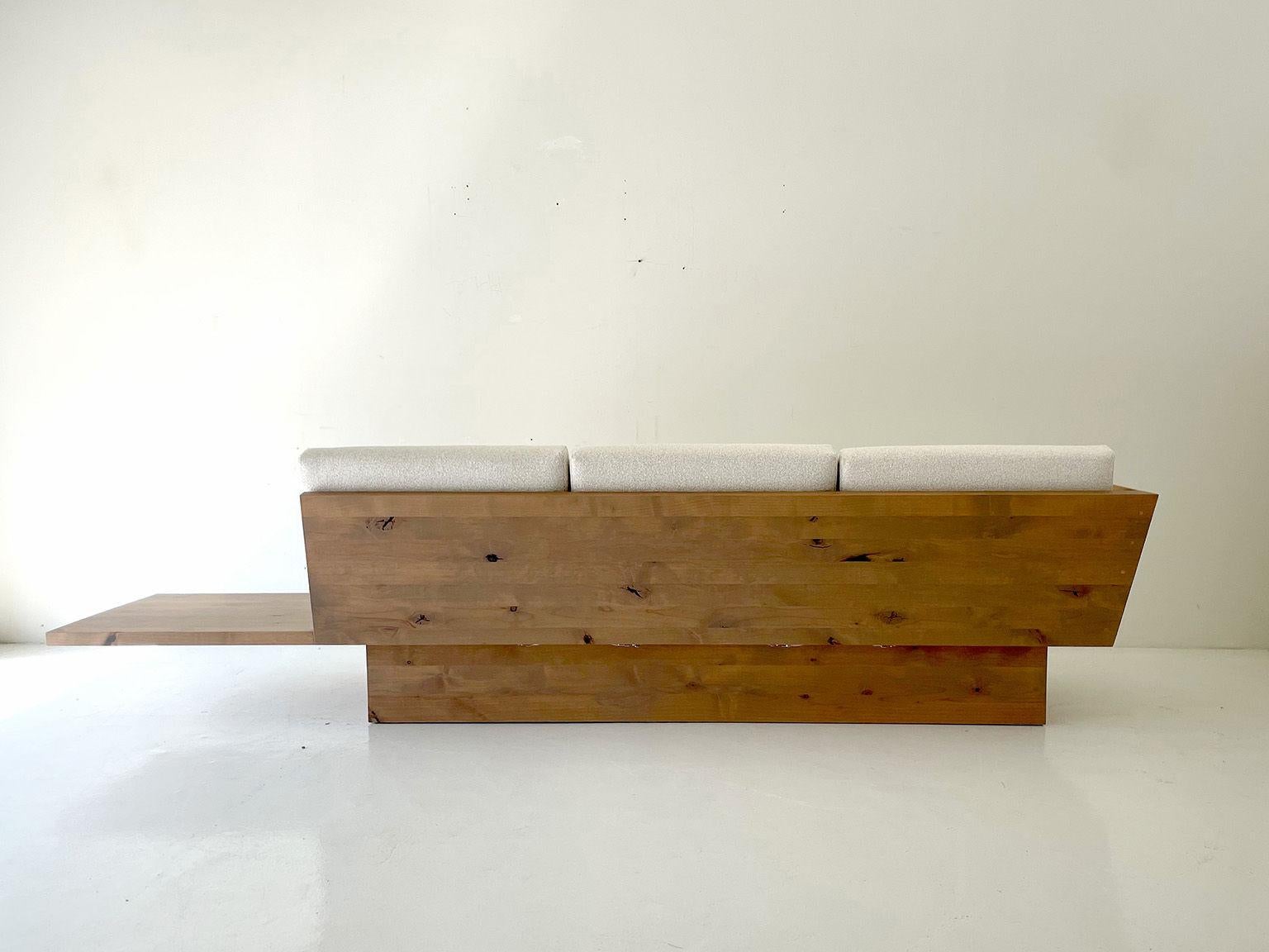 Bois de feuillus Canapé en bois moderne Suelo avec base en socle en vente